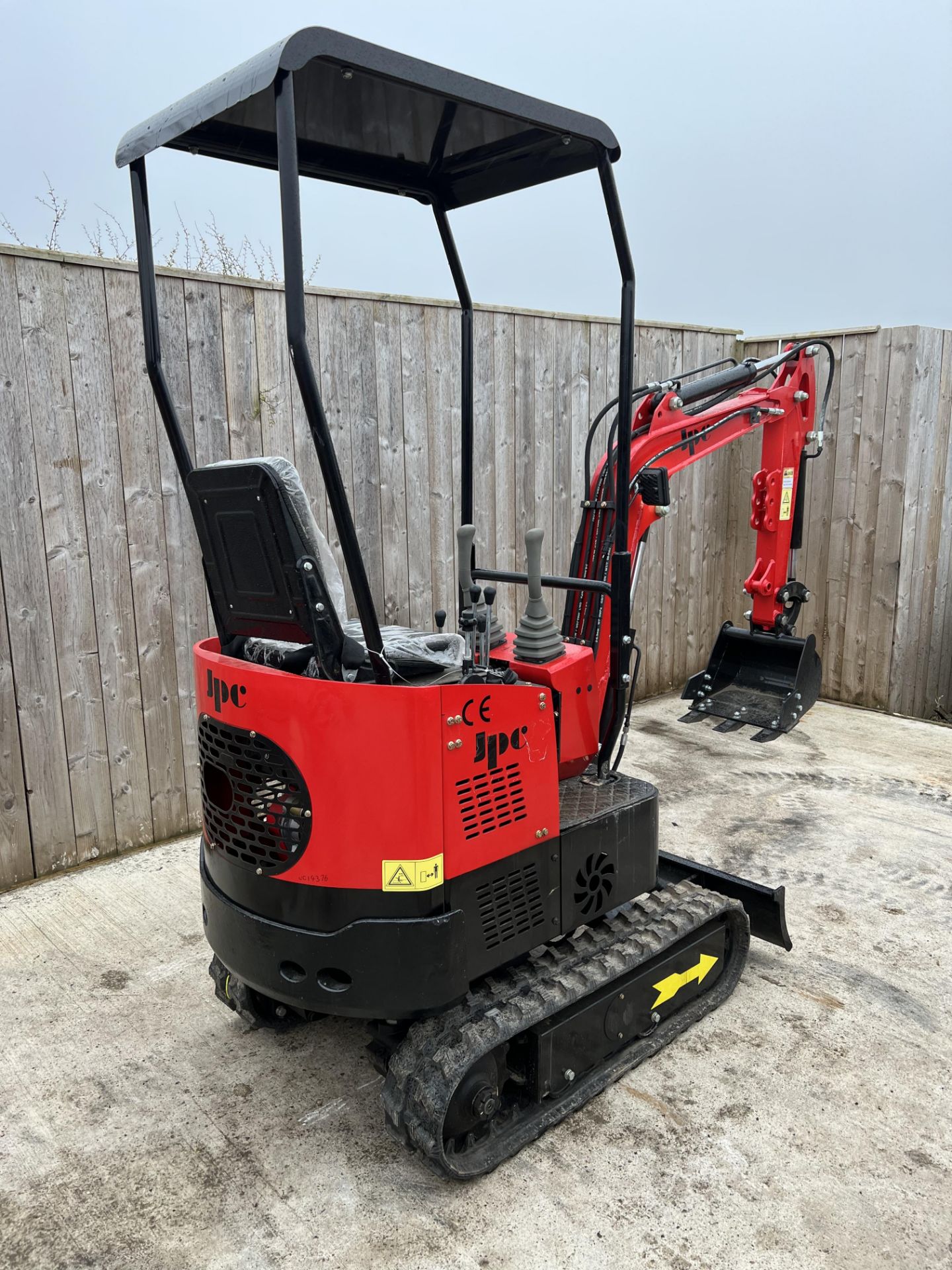 UNUSED JPC HT12 1.2 TON MINI DIGGER *LOCATION NORTH YORKSHIRE* - Image 6 of 7