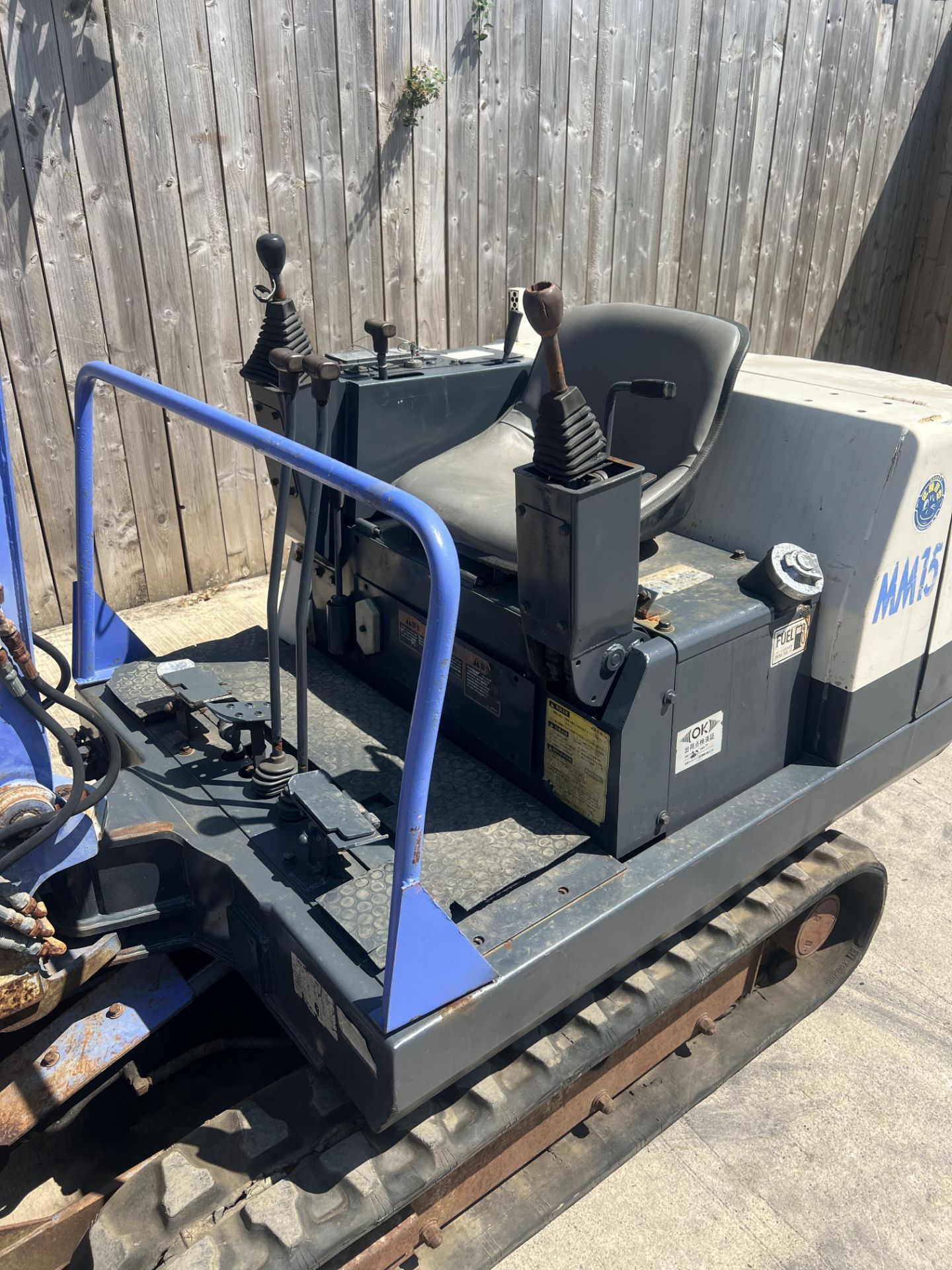 MITSUBISHI MM15 1.5 TON MINI DIGGER *LOCATION NORTH YORKSHIRE* - Image 2 of 6