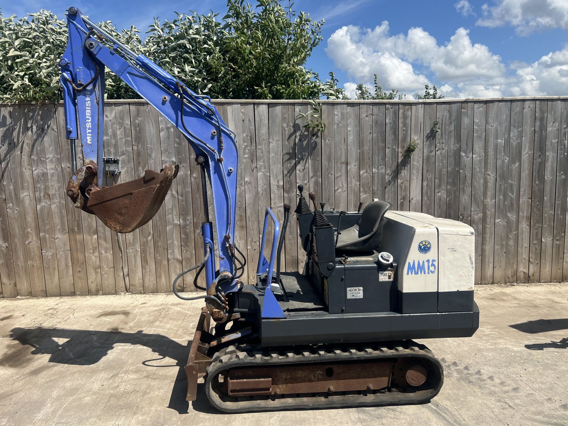 MITSUBISHI MM15 1.5 TON MINI DIGGER *LOCATION NORTH YORKSHIRE* - Image 4 of 6