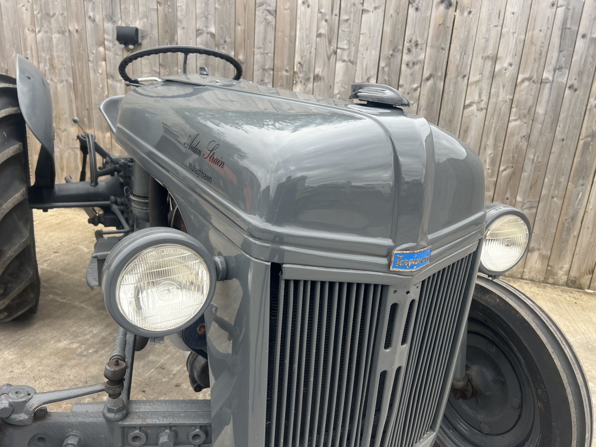 Ford 9N classic vintage tractor - Image 8 of 9