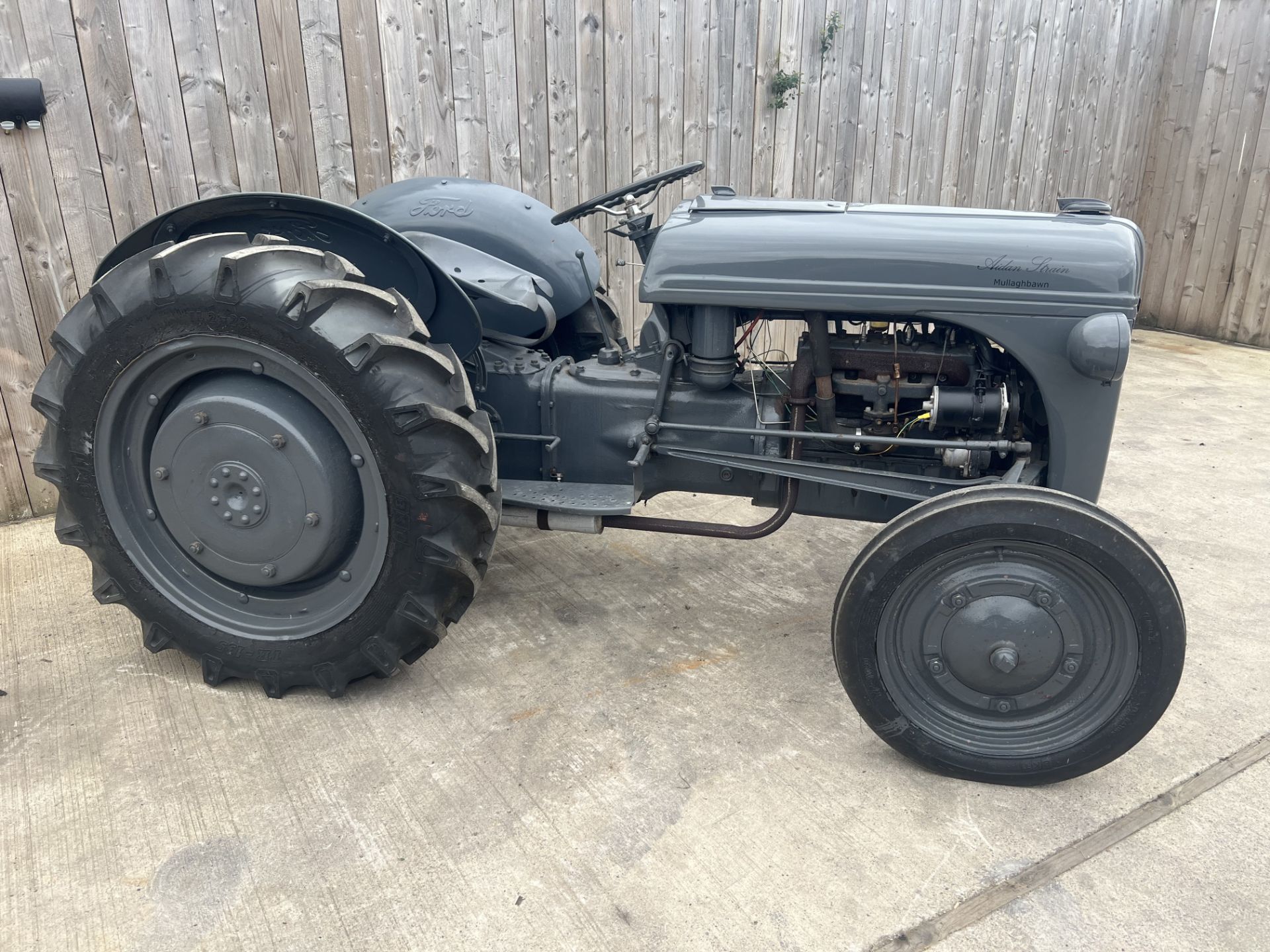 Ford 9N classic vintage tractor - Image 4 of 9