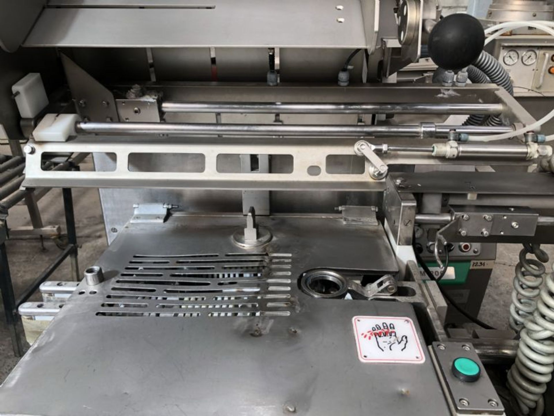 VEMAG  DM206 SAUSAGE LINKER  3PHASE  LENGTH 1300mm X 900mm X 1550mm - Image 14 of 17