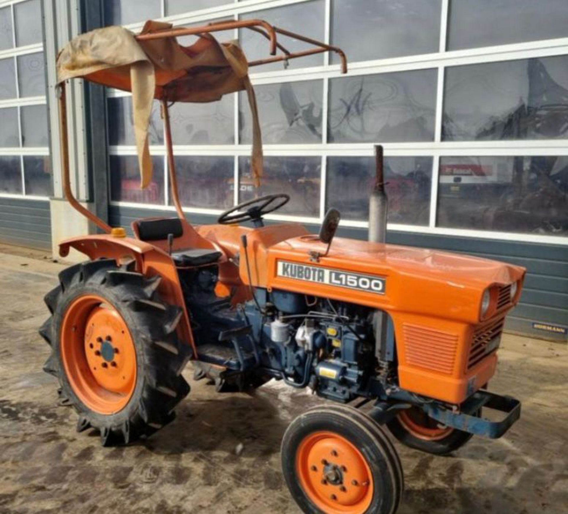 KUBOTA L1500 COMPACT TRACTOR WITH 3 POINT LINKAGE