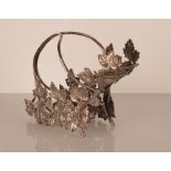Portabottiglie cesellato con decorazioni a foglie di vite in argento 800/000