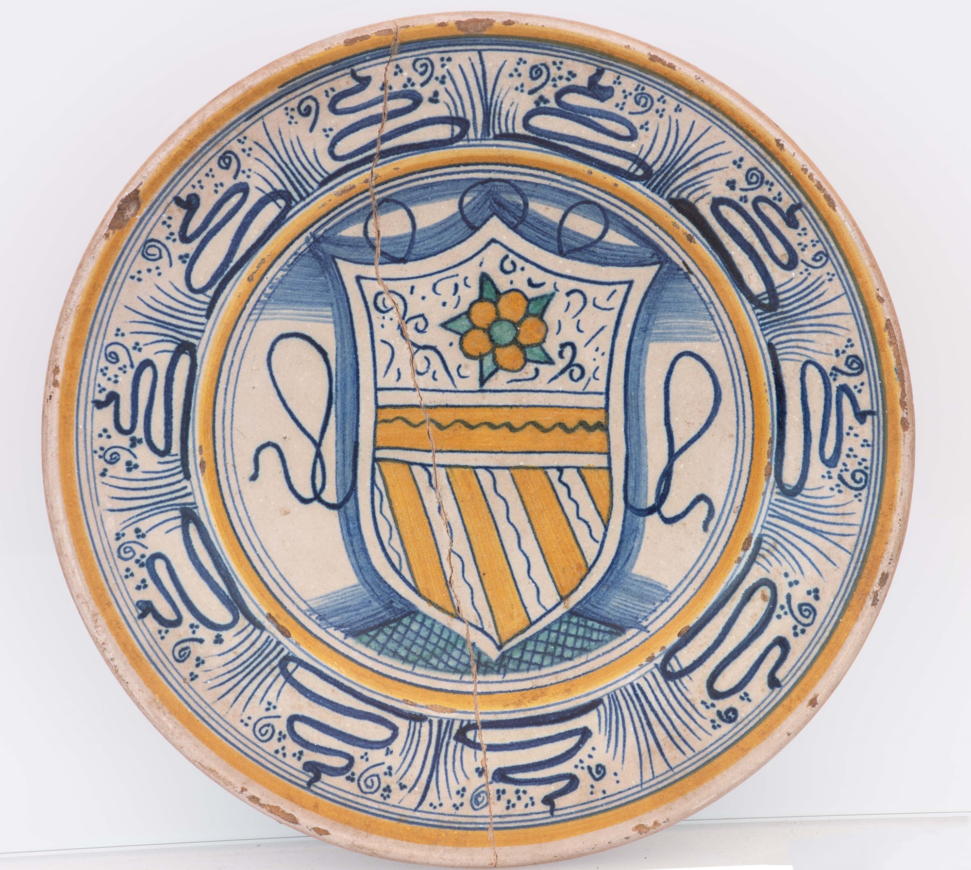 Piatto con stemma della famiglia Orsini. Manifattura Deruta seconda metà del XV - primi anni del XVI - Image 2 of 6