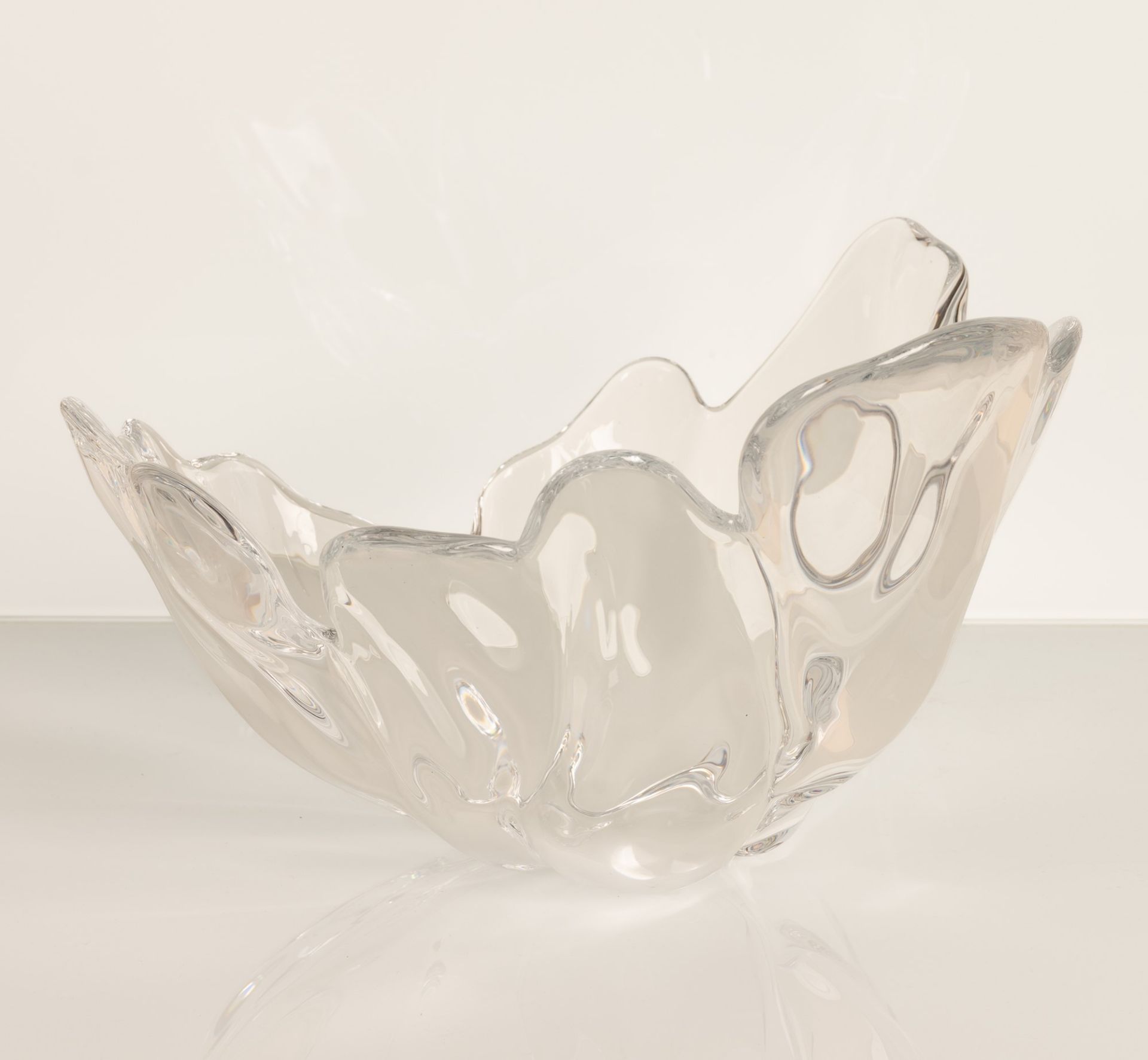 Centro tavola in vetro a forma di foglia con bordo mistilineo - Image 4 of 4