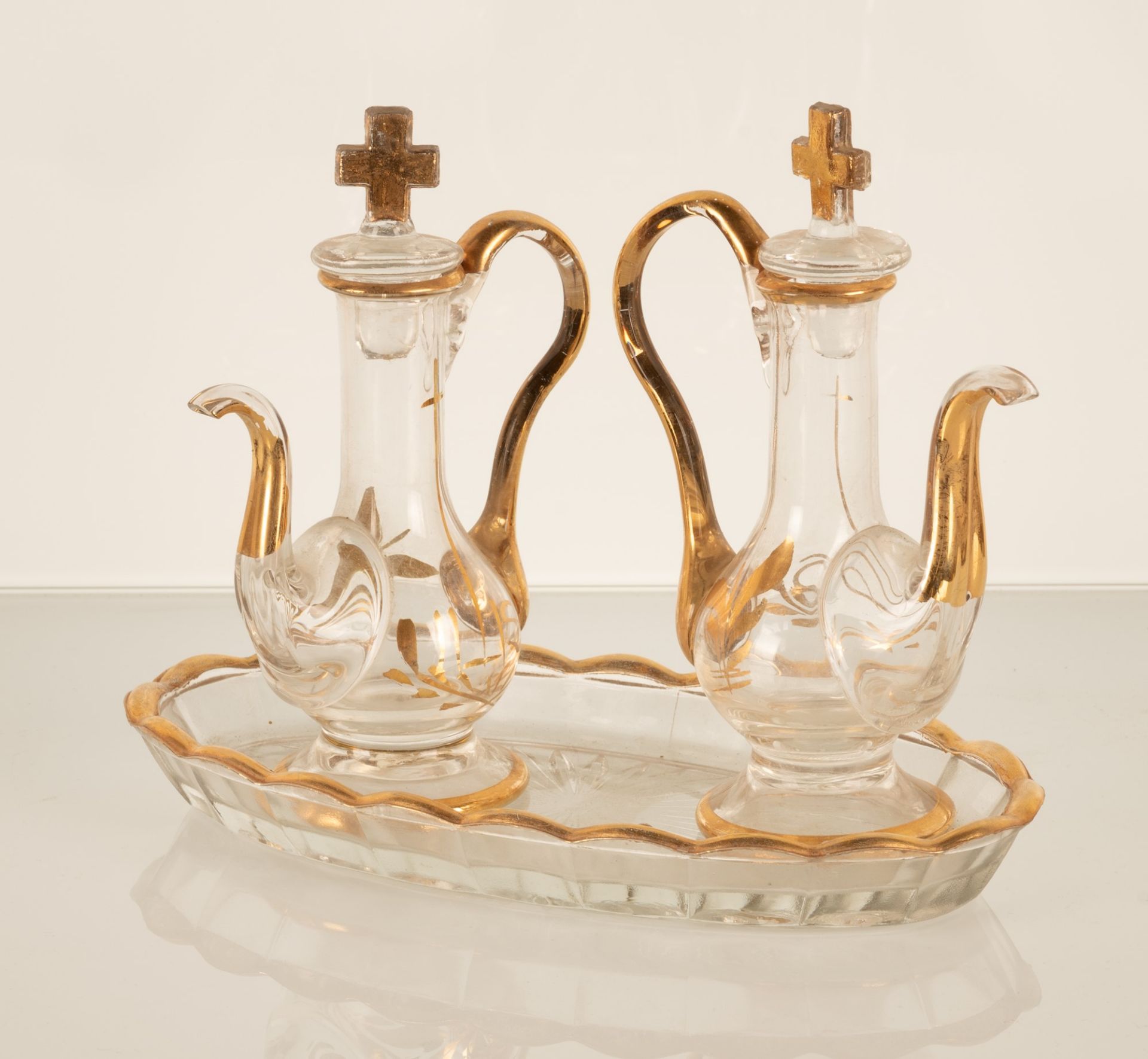 Piccoli versatosi monoansati in vetro lumeggiato in oro contenitori del vino e dell’acqua per la San - Bild 4 aus 4