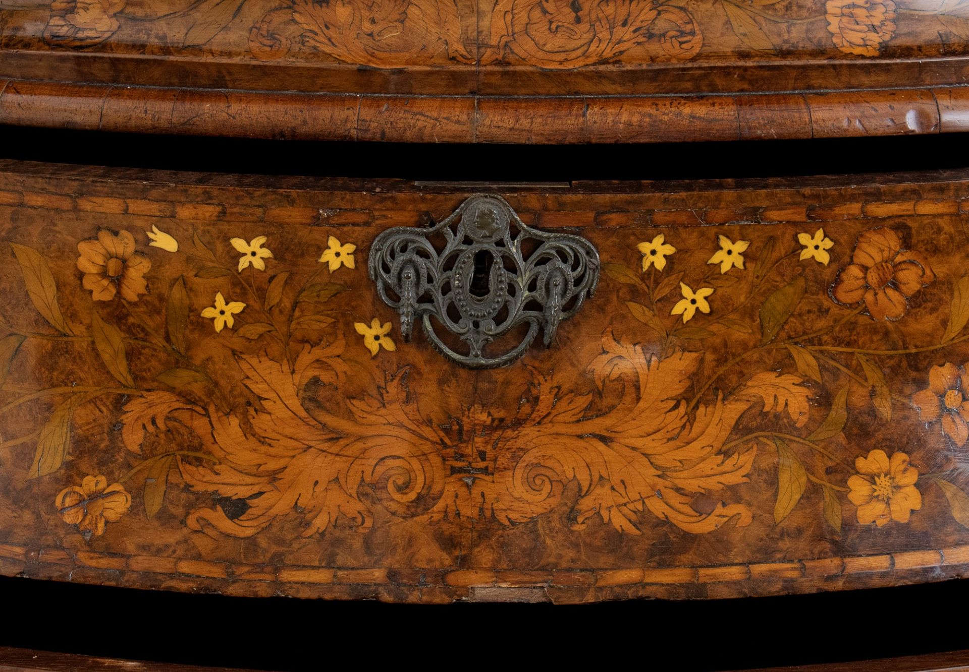 Grande ed importante trumeau olandese degli inizi del XVIII secolo in legno di rovere lastronato in  - Image 7 of 26