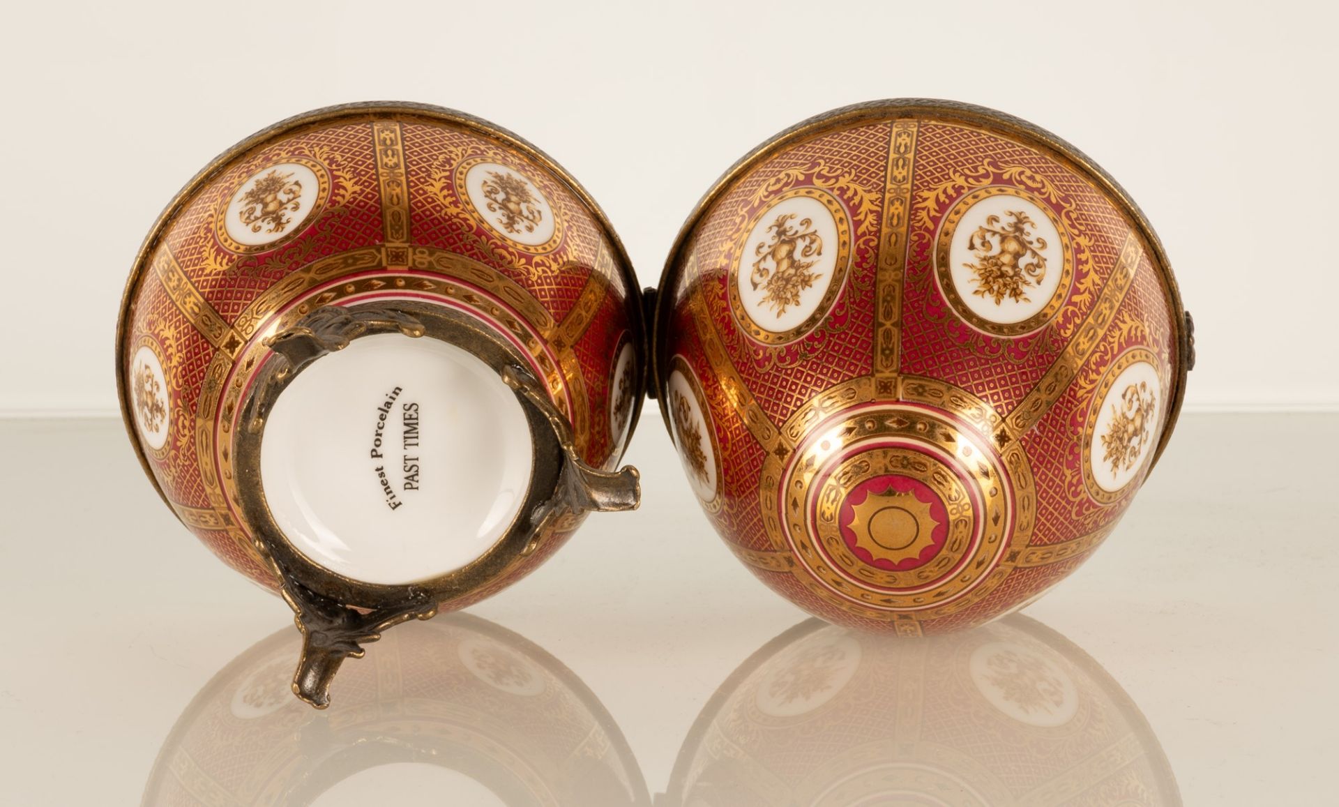 Lotto di due portagioie decorative in porcellana policroma Finest Porcelain Past Times - Bild 7 aus 10