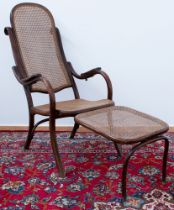 Chaise longue modello Thonet in faggio curvato al vapore e seduta in paglia di Vienna