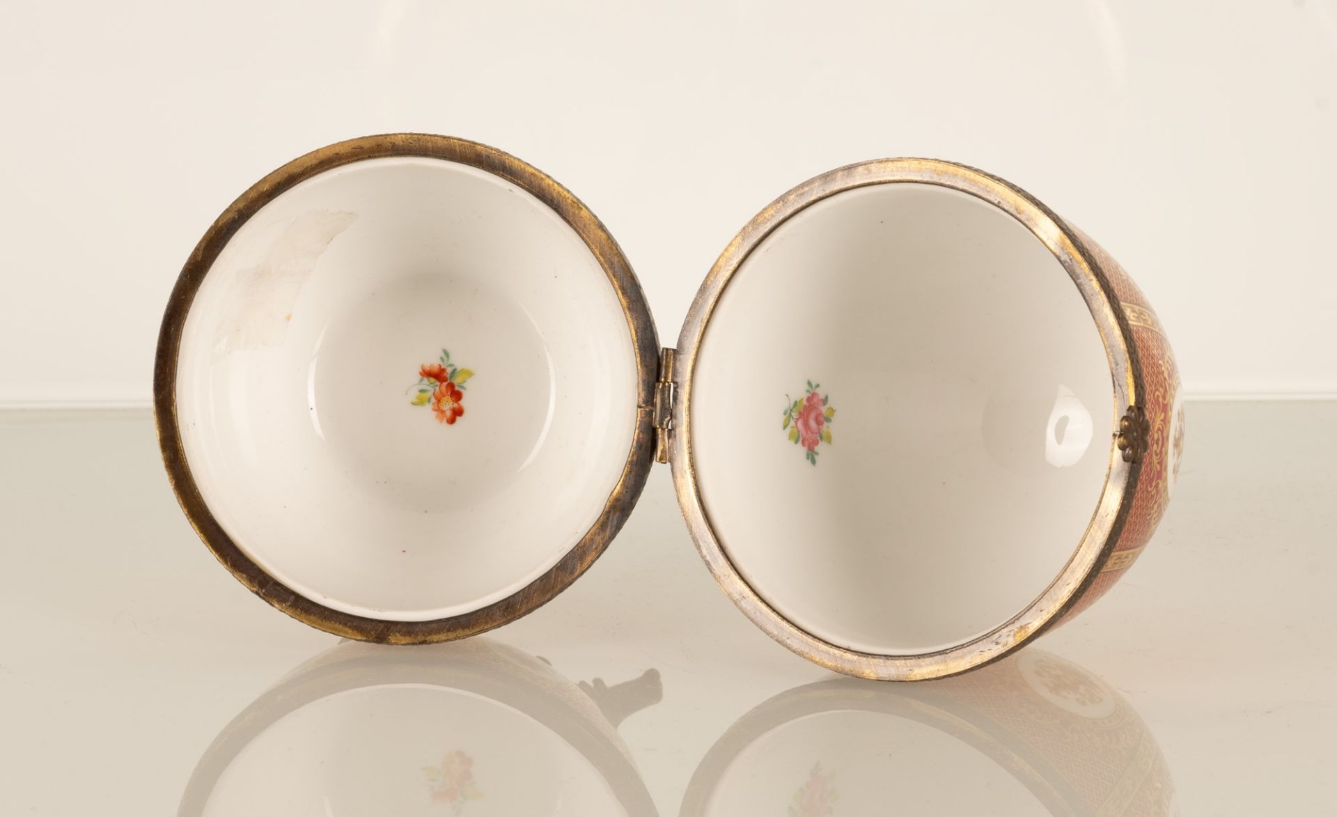 Lotto di due portagioie decorative in porcellana policroma Finest Porcelain Past Times - Bild 5 aus 10