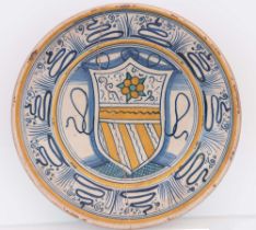 Piatto con stemma della famiglia Orsini. Manifattura Deruta seconda metà del XV - primi anni del XVI