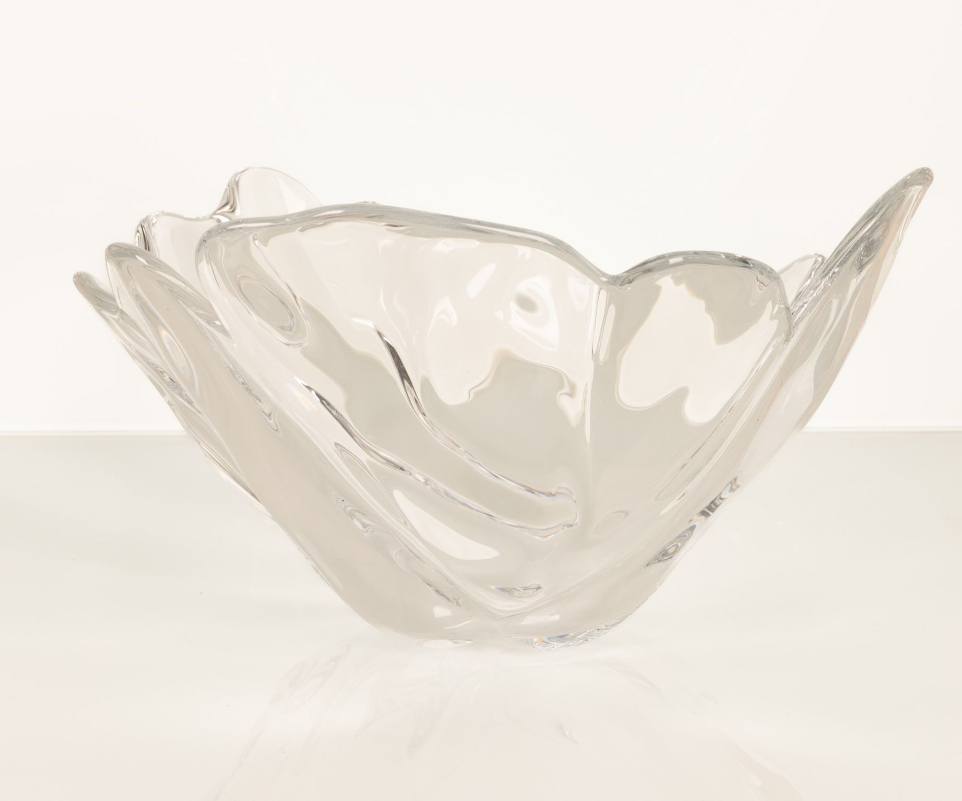 Centro tavola in vetro a forma di foglia con bordo mistilineo - Image 3 of 4