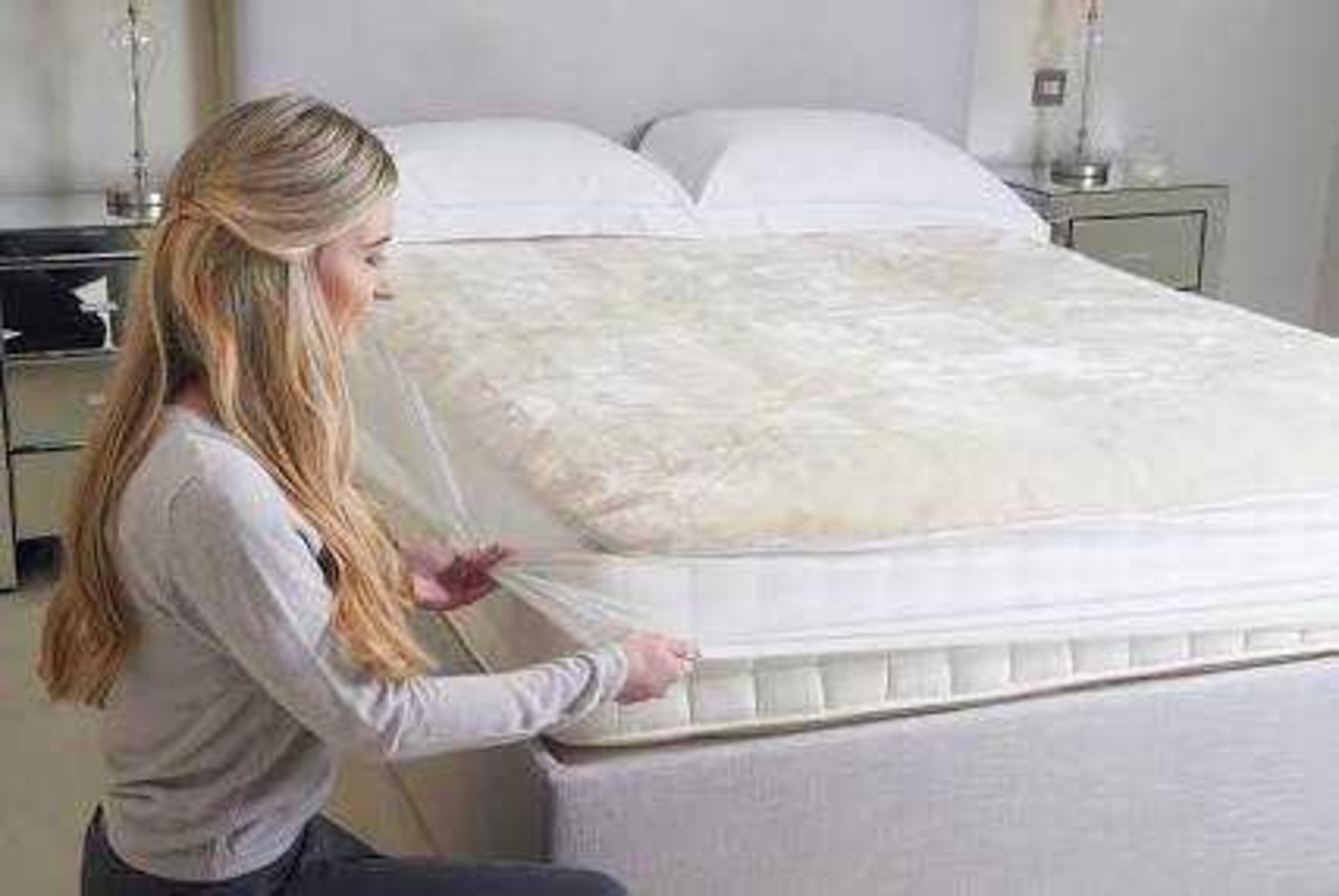 RRP £140 Lot To Contain 2 Bagged Assorted Items To Include A Dreamland Intelliheat Heated Mattress P