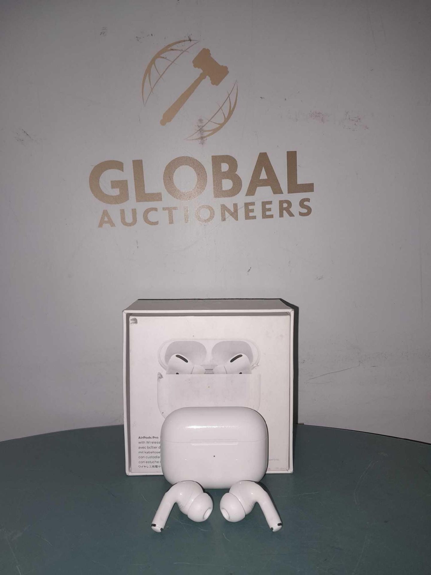 RRP £250 Boxed Pair Of Apple Air pods Pro (2Nd Generation) With Magsafe Charging Case 2022 - Image 2 of 2