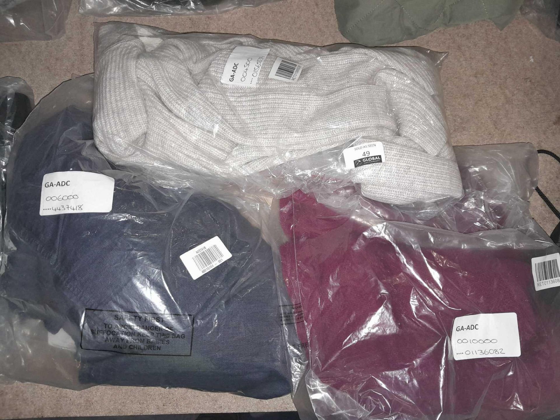 RRP £205 Lot To Contain Approx 3 Assorted John Lewis Sourced Clothing Items, John Lewis 100% Cashmer - Image 2 of 2