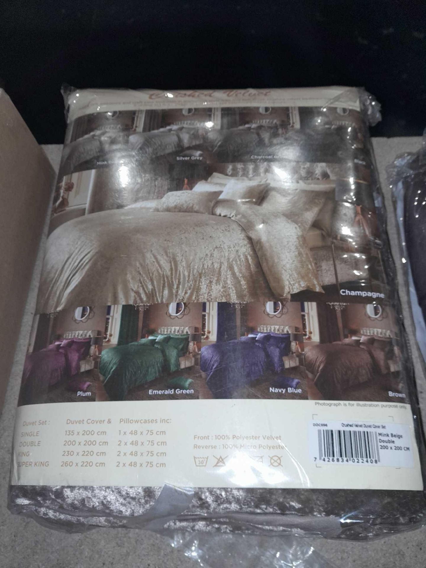 RRP £195 Lot To Contain Approx. 6X Assorted Items, Luxury Soft Touch Velvet Double Duvet Set, Yoland - Image 3 of 5