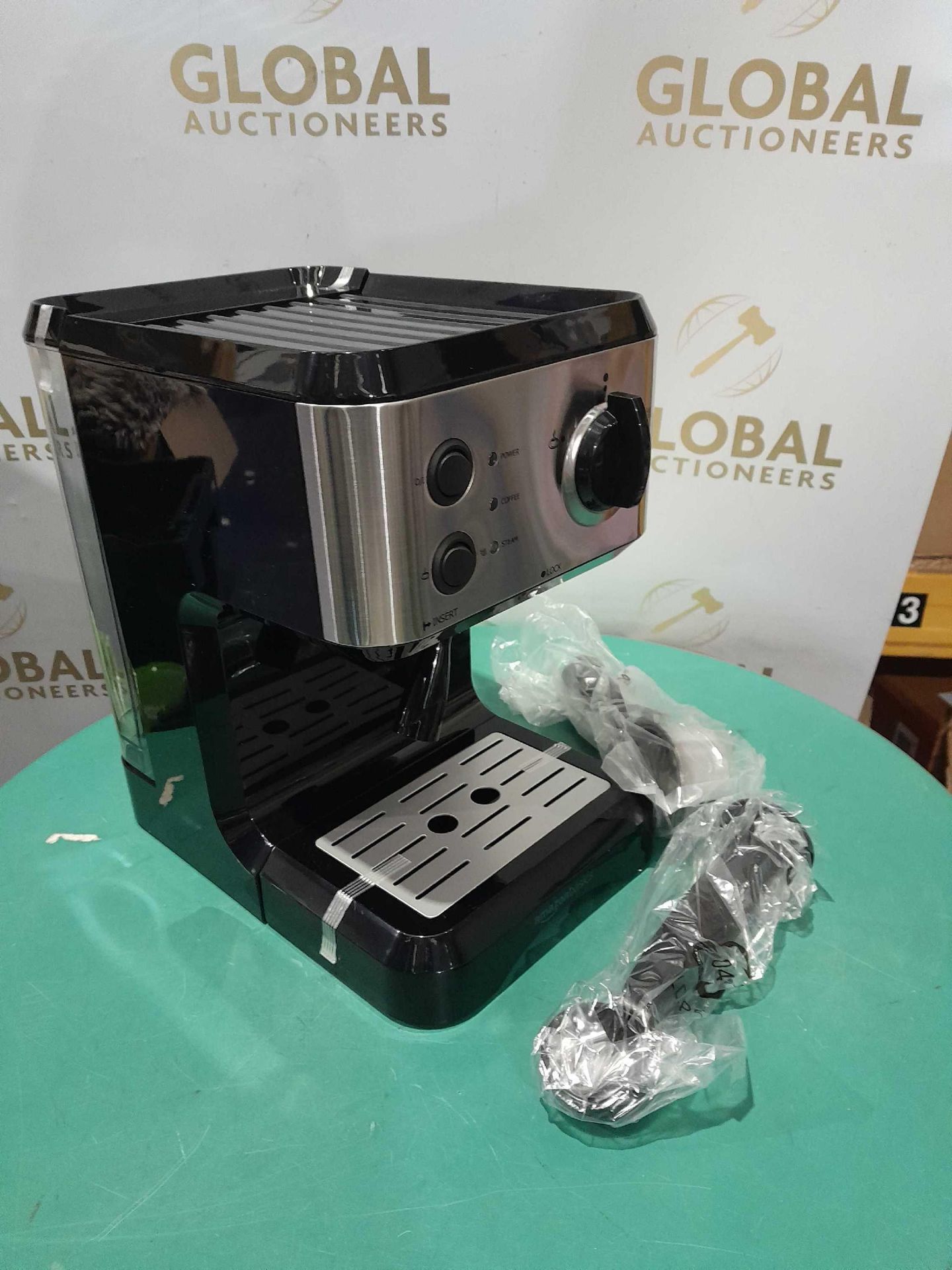 RRP £70 Boxed Amazon Basics Espresso Coffee Machine - Image 2 of 2