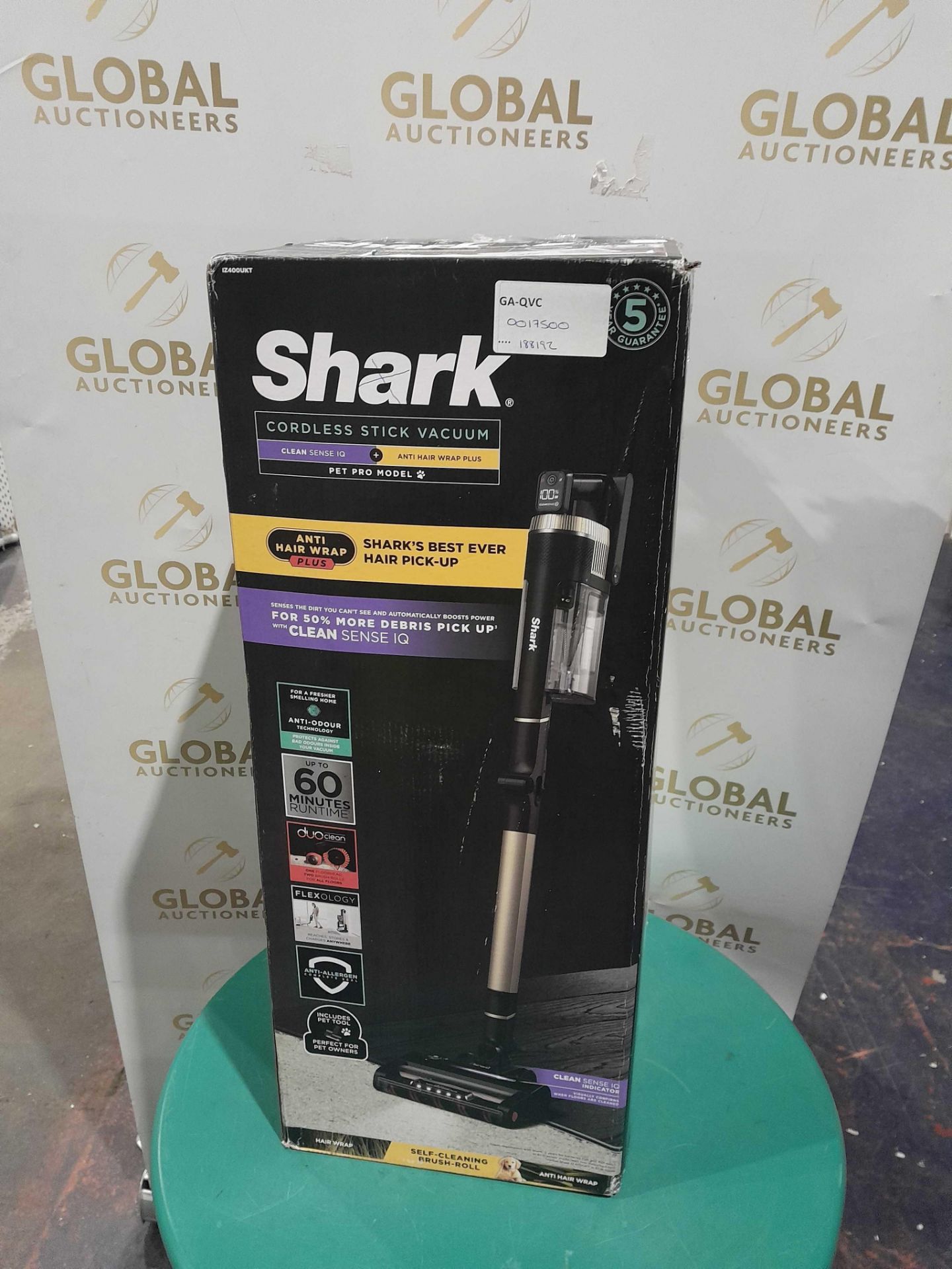 RRP £175 Boxed Shark Cordless Stick Vacuum - Image 2 of 3