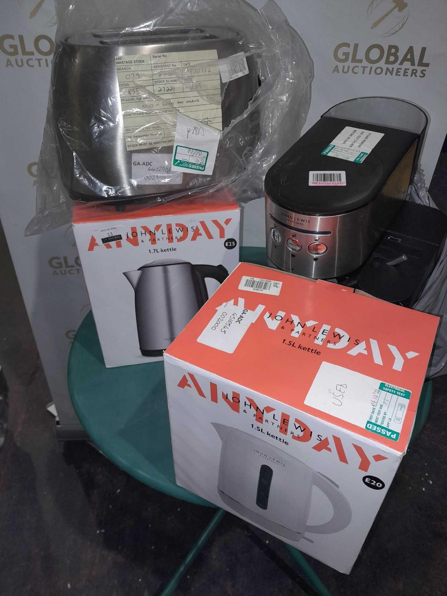 RRP £170 Lot Includes 4 Boxed And Bagged Assorted Items Including Anyday 1.7L Kettle, Anyday 1.5L Ke - Image 3 of 3