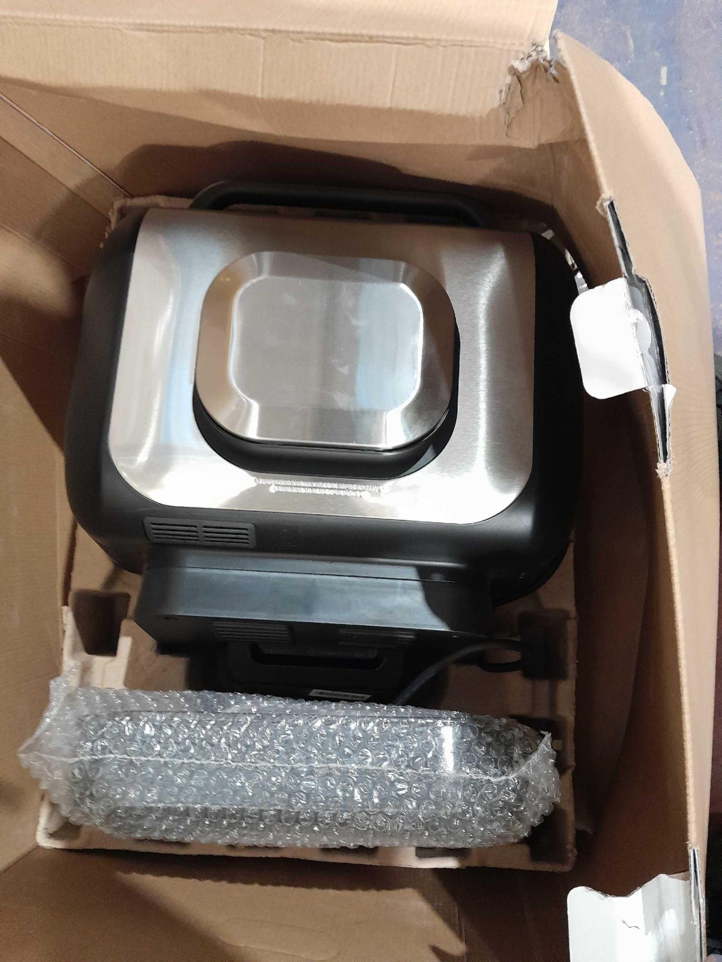 RRP £135 Ninja Foodi Max Pro Health Grill Flat Plate And Air Fryer In Black And Silver - Image 2 of 2