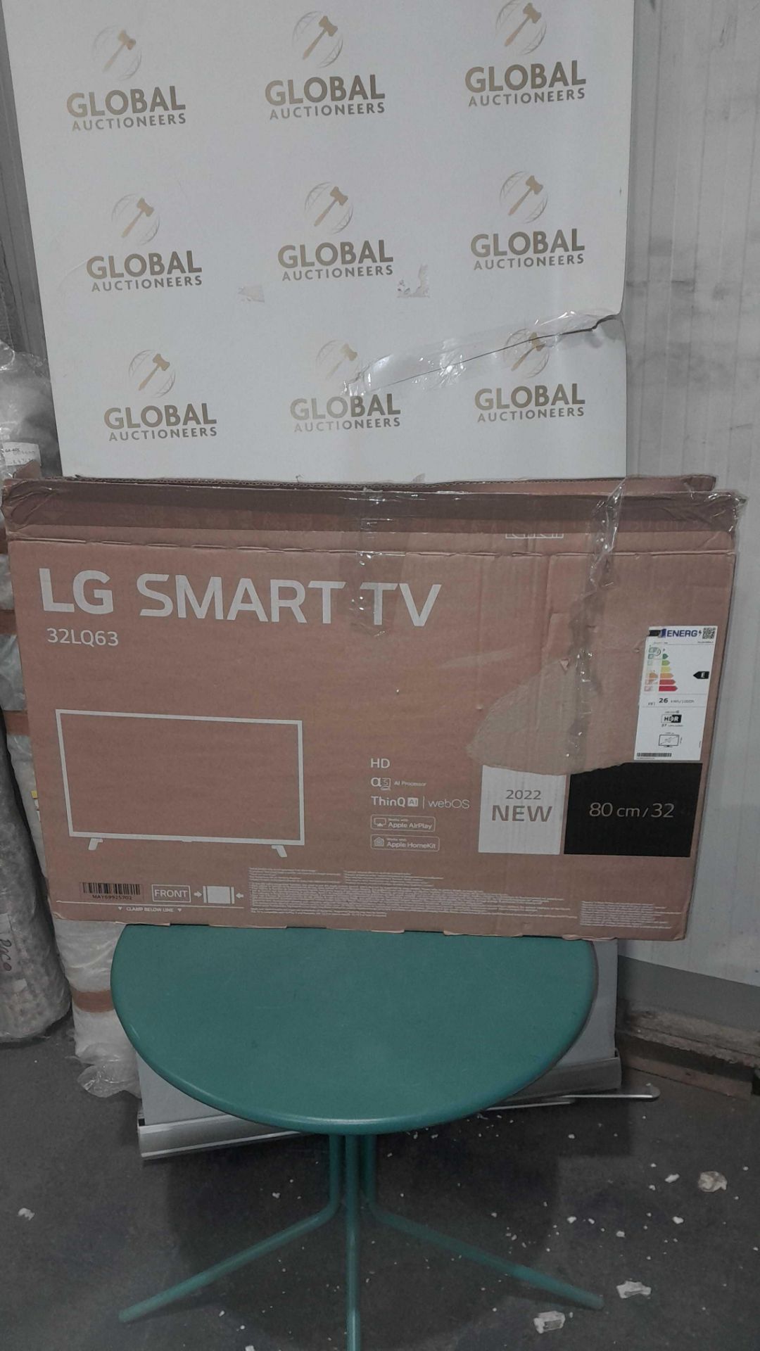 RRP £220 Lot To Contain LG Smart Tv 32" 32Lq63 - Image 3 of 5