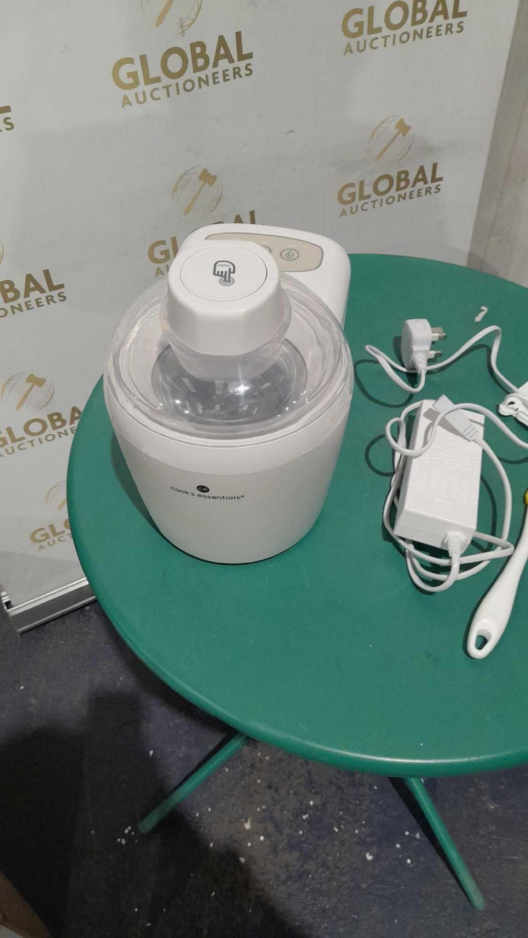 RRP £120 Lot To Contain Cook Essentials Ice Cream Maker - Image 3 of 4