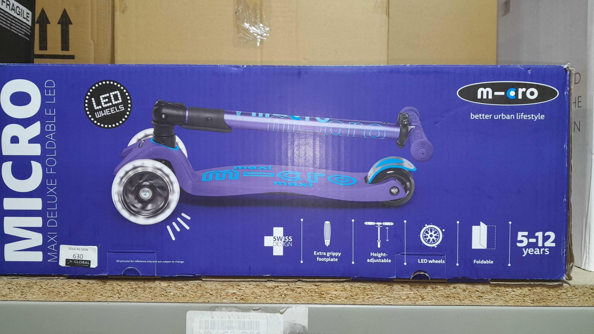 RRP £160 Micro Scooter Maxi Deluxe Foldable Led In Blue - Image 3 of 4