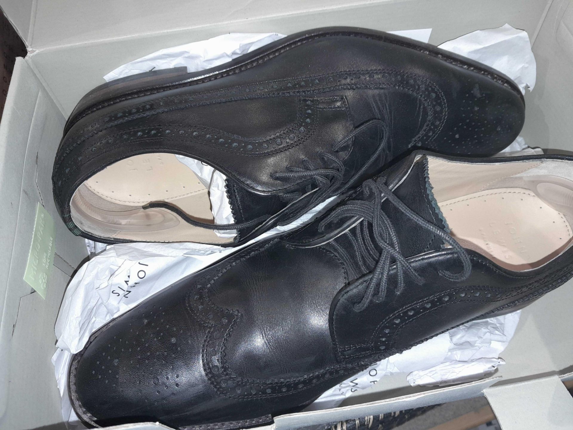 RRP £220 Lot To Contain X3 Items - Black Brogues Sizes 8& 9 , Black Boot Size 8 - Image 2 of 4