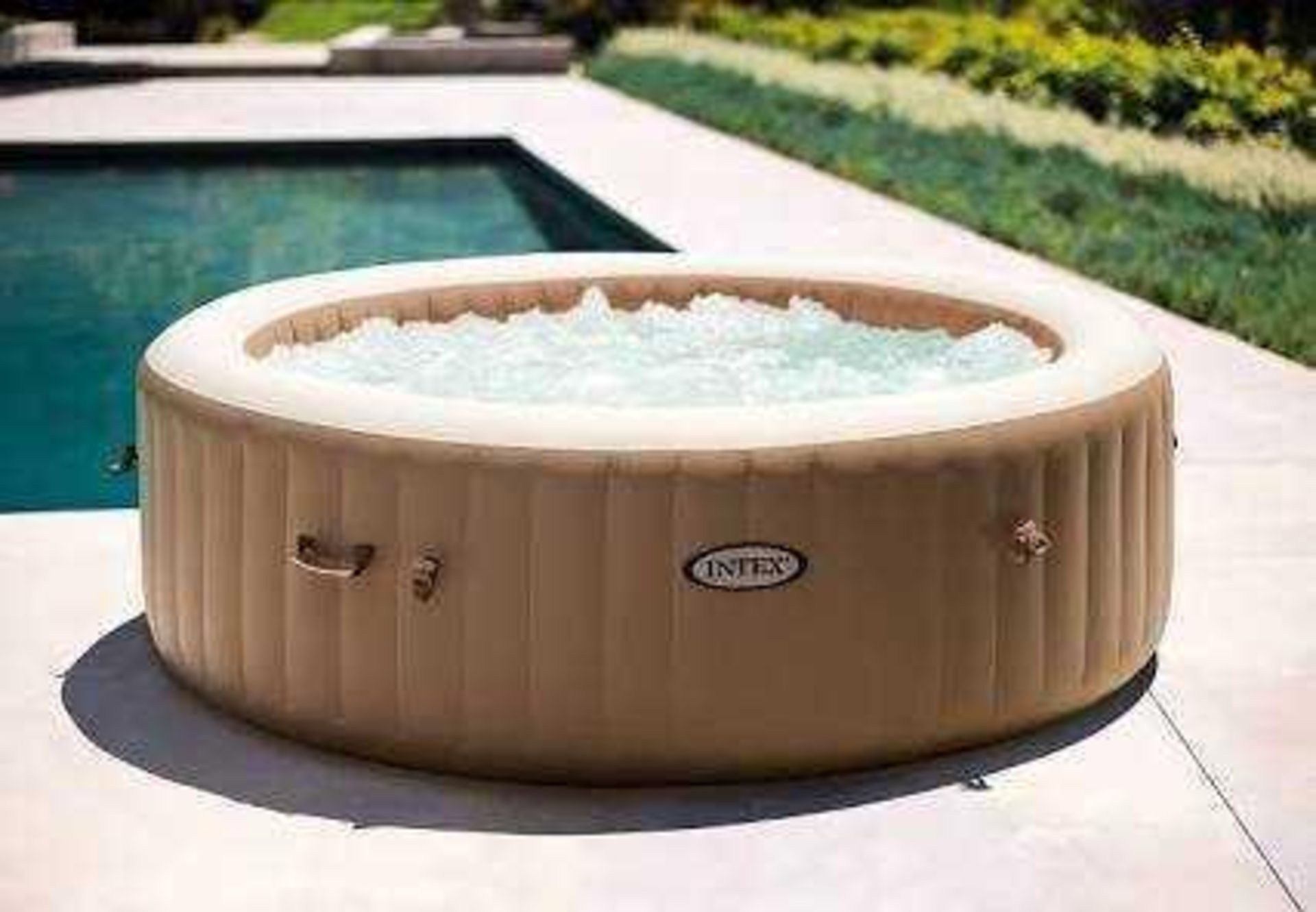 RRP £390 Intex Purespa Bubble Round Hot-Tub