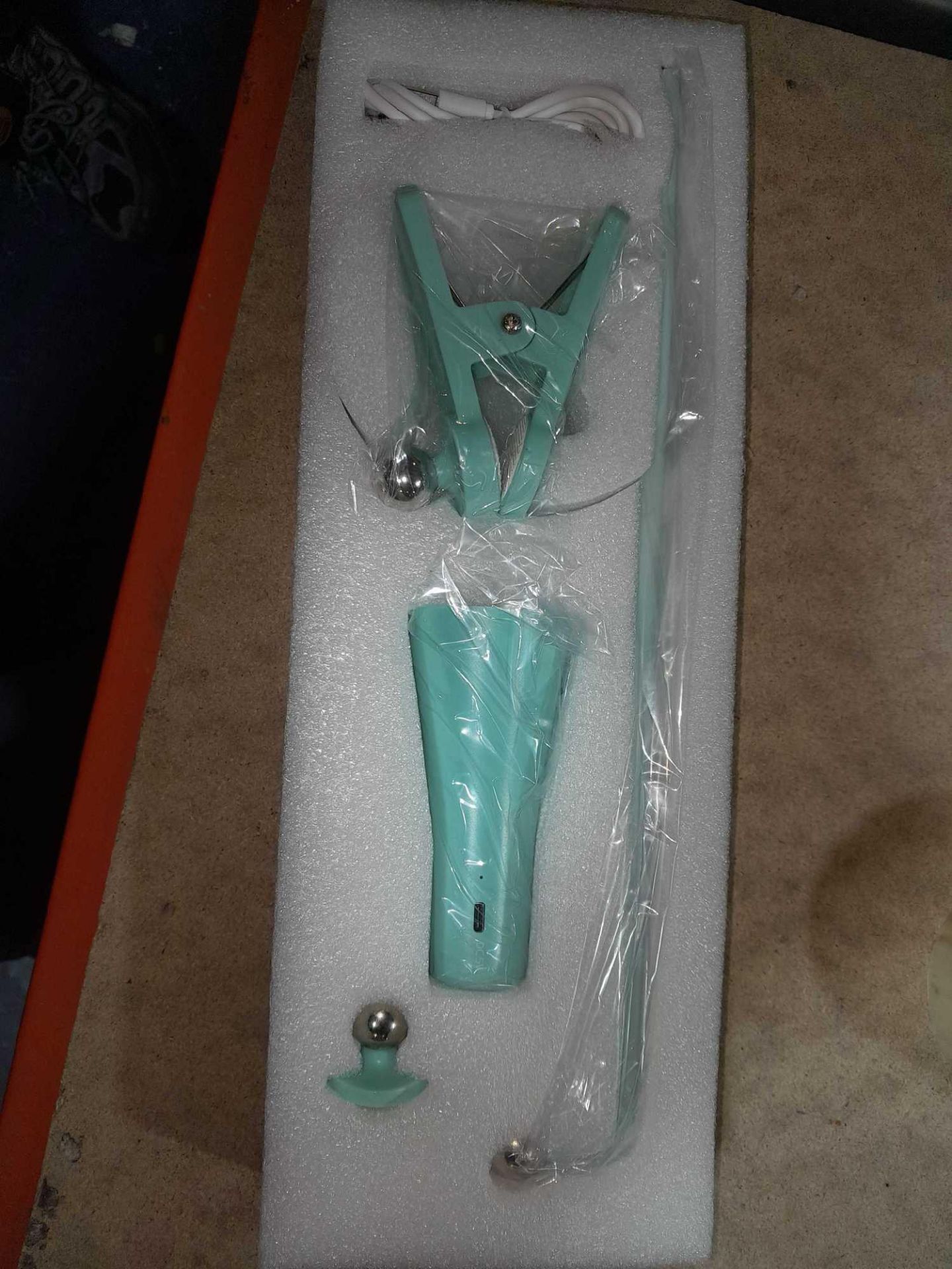 RRP £210 Lot To Contain Approx. 7X Boxed Brand New Factory Sealed Auraglow 3In1 Rechargeable Lamps