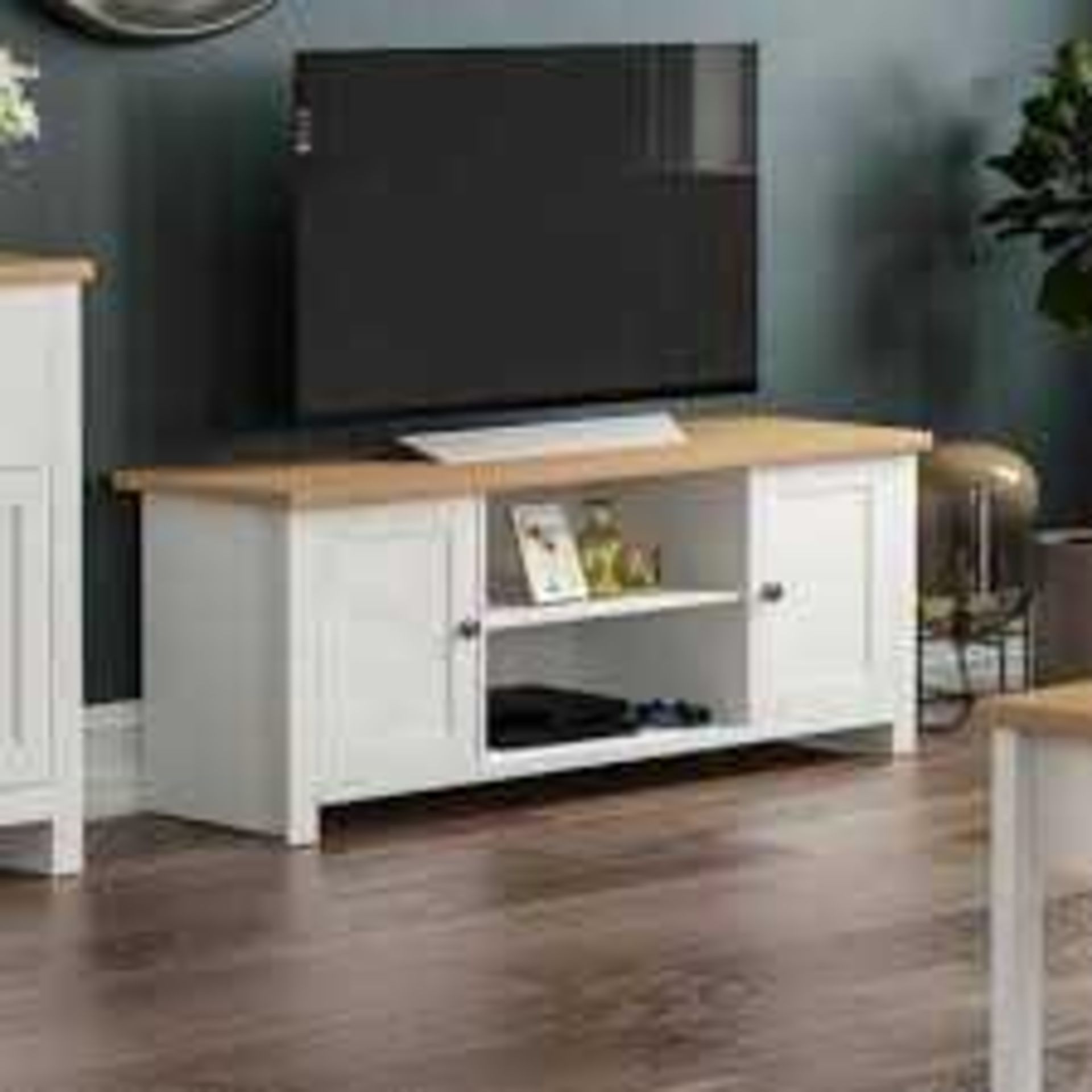 RRP £155 A Boxed James William Tv Stand