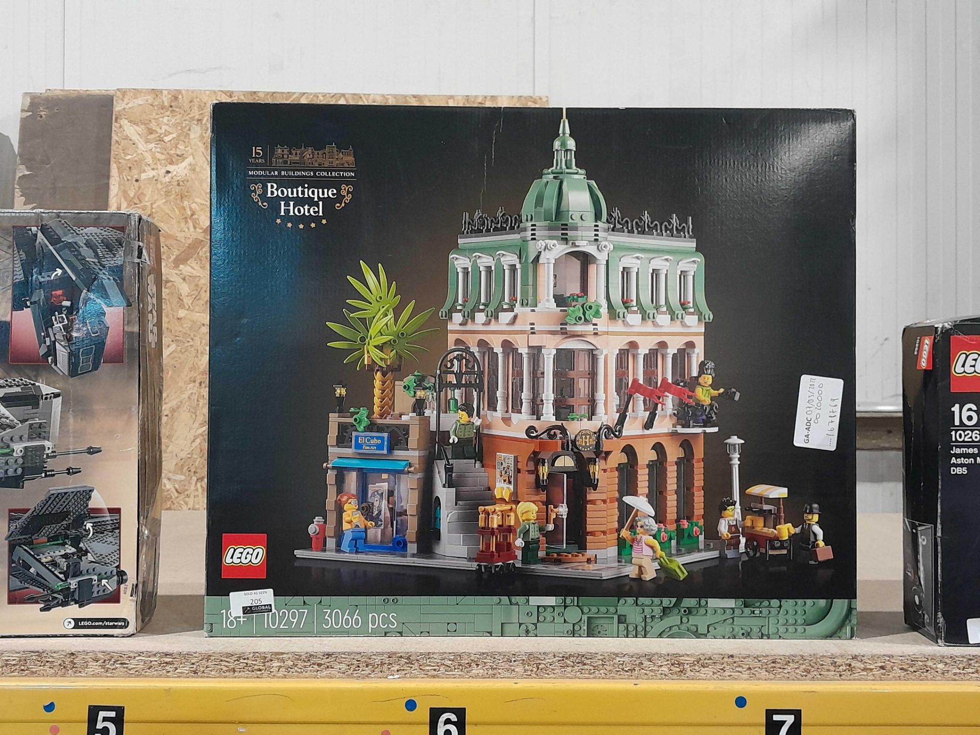 RRP £200 Boxed Lego Modular Buildings Collection Boutique Hotel