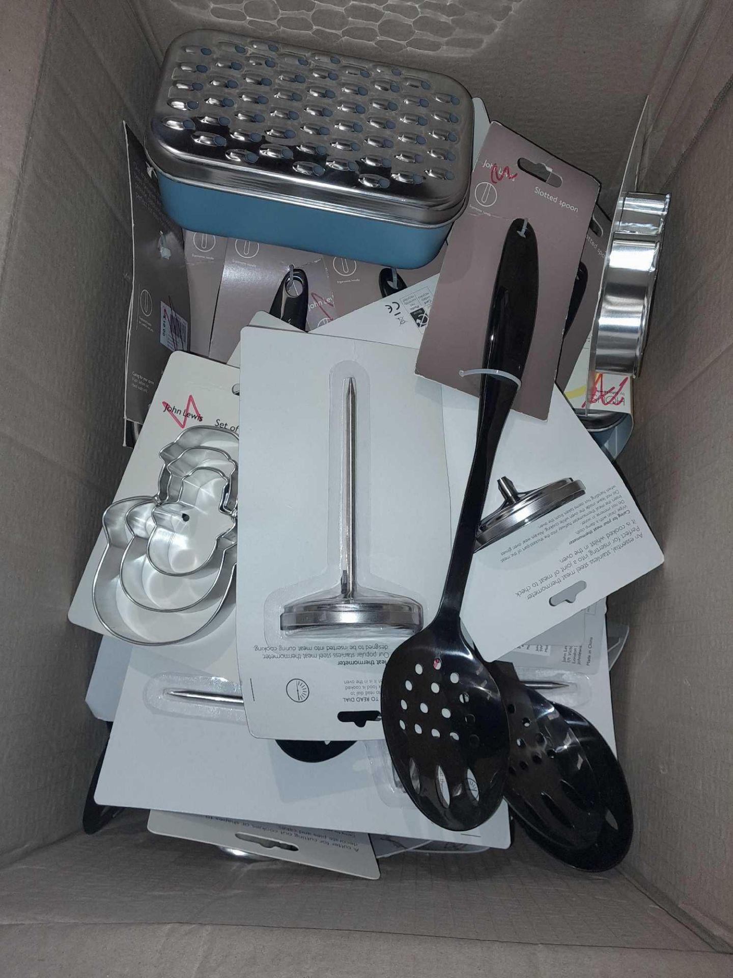 RRP £200 Lot To Contain Assorted John Lewis Kitchen Items