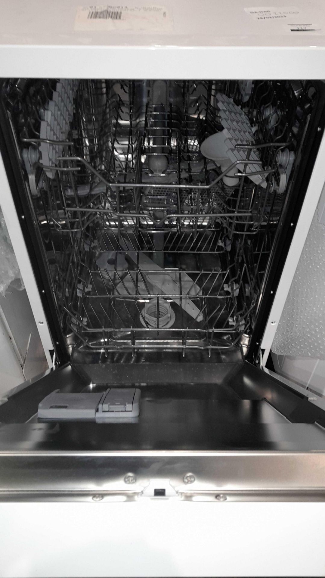 RRP £220 Kenwood Slim Dishwasher - Image 2 of 2