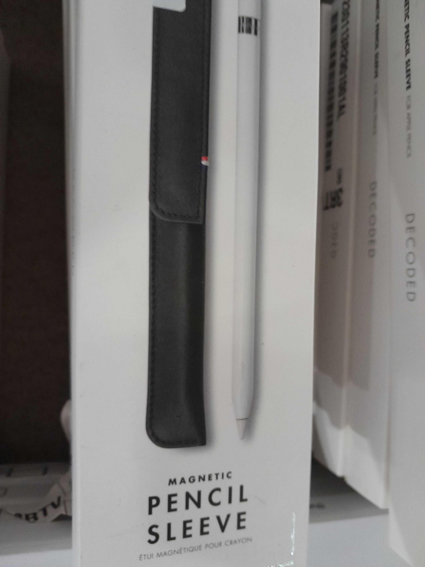 RRP £180 A Lot To Contain X6 Boxed Decoded Magnetic Pencil Sleeve For Apple Pencil - Image 2 of 2
