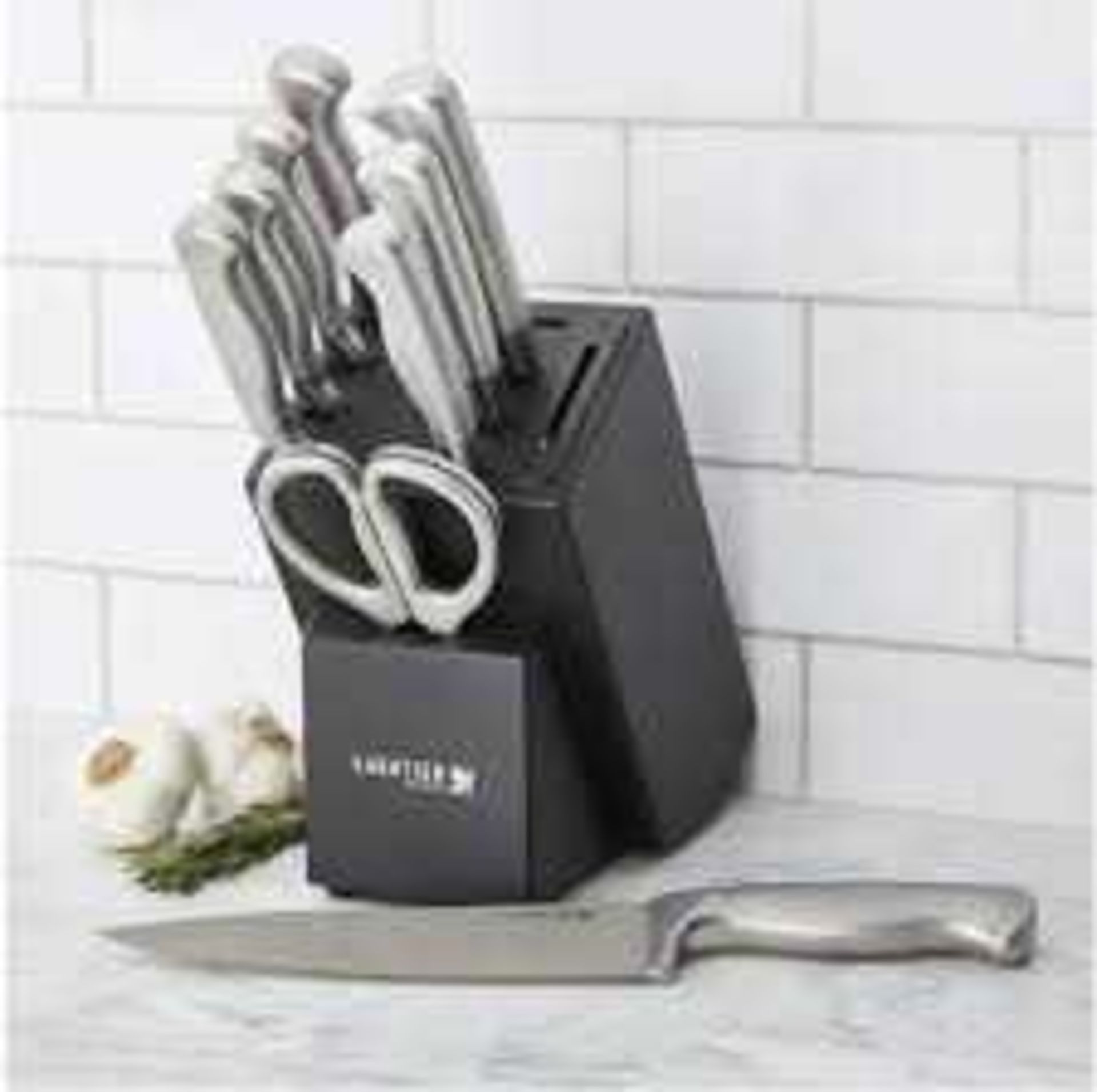 RRP £300 A New In Box Sabatier International Knife Block And Knife Set
