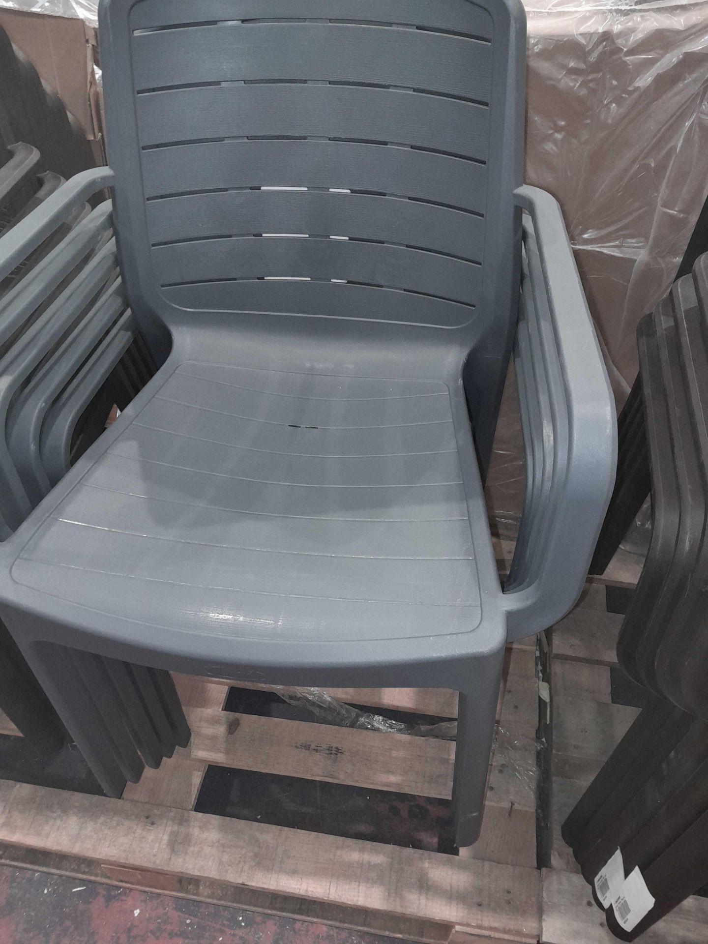 RRP £175 Lot Contains X5 Garden Chairs - Image 2 of 2