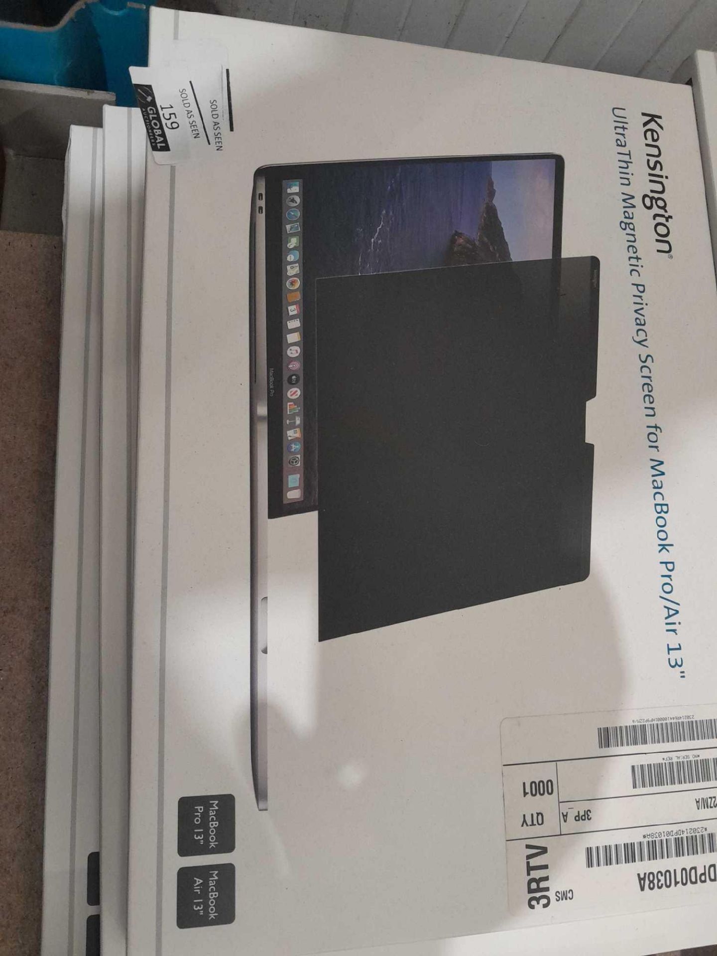 RRP £210 Boxed Kensington Ultrathin Magnetic Privacy Screen - Image 2 of 2