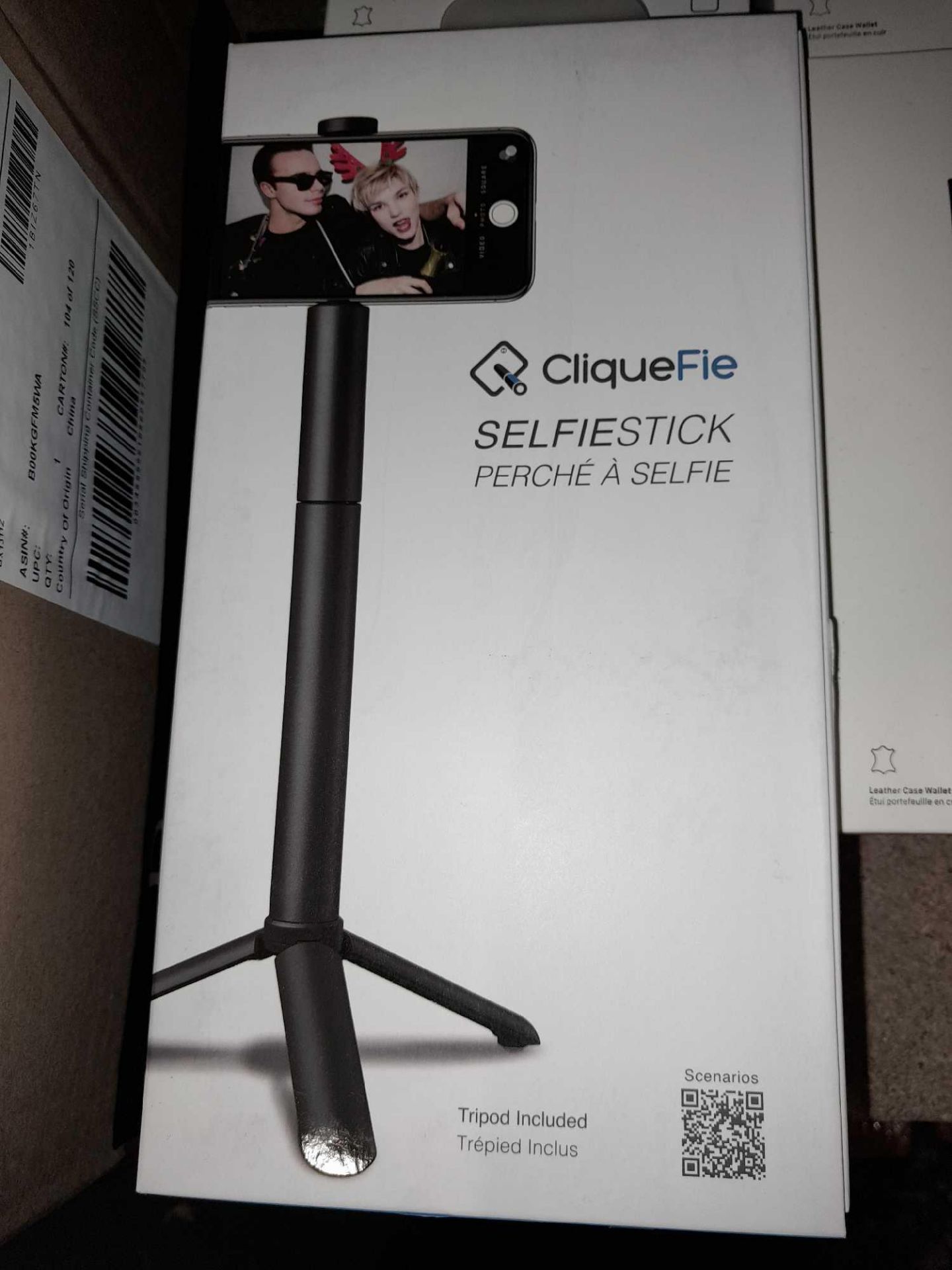 RRP £225 Lot To Contain Approx. 3X Boxed Cliquefie Selfie Sticks - Image 2 of 3