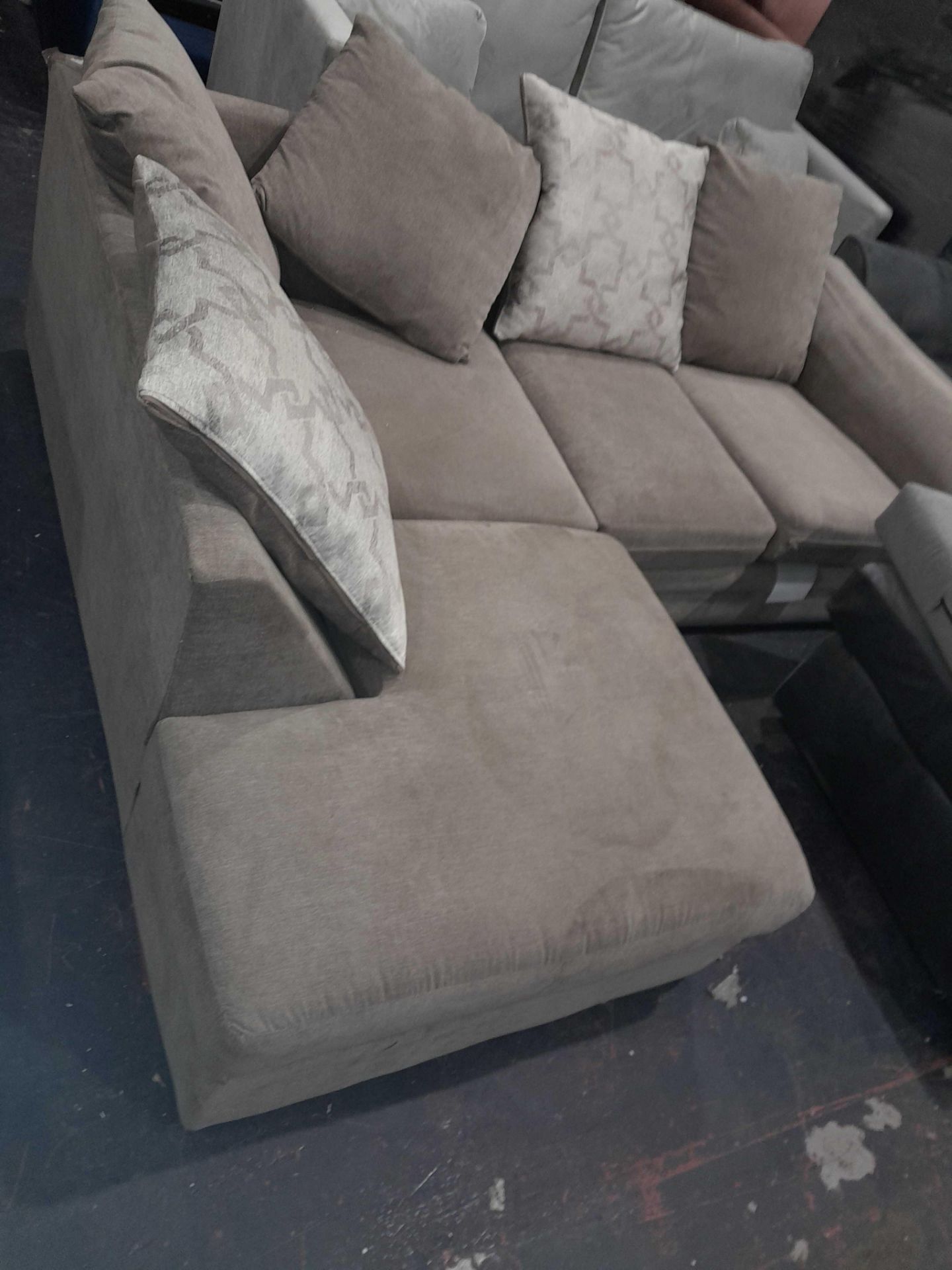 RRP £1000 Corner Couch - Image 2 of 2