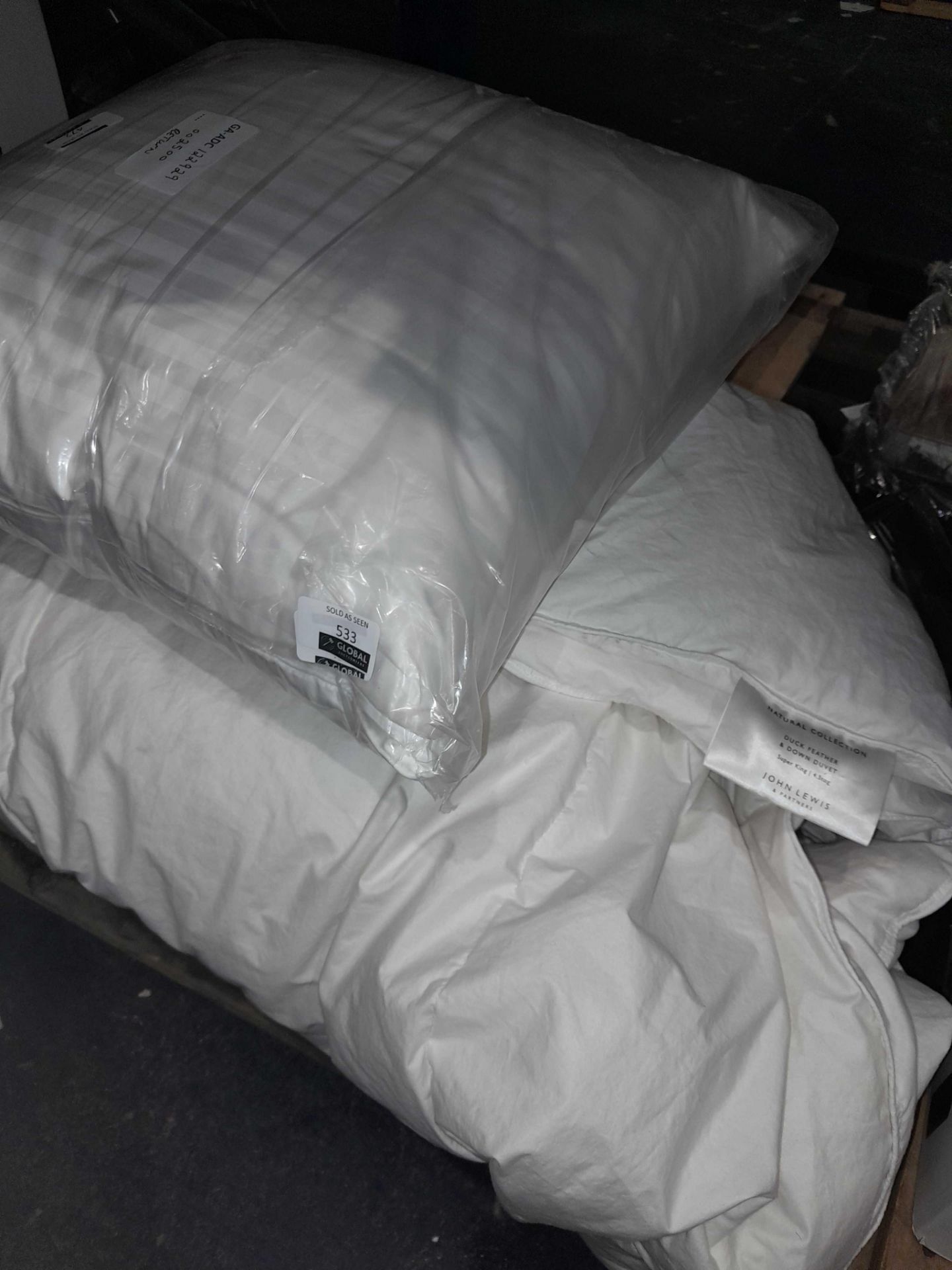 RRP £160 Unboxed Lot To Contain X2 Items Including- Natural Collection Duck Feather &Down Duvet (Cr2 - Image 2 of 2