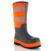 RRP £280 Boxed X3 Assorted Bright Boot Safety Boots(Cr1)