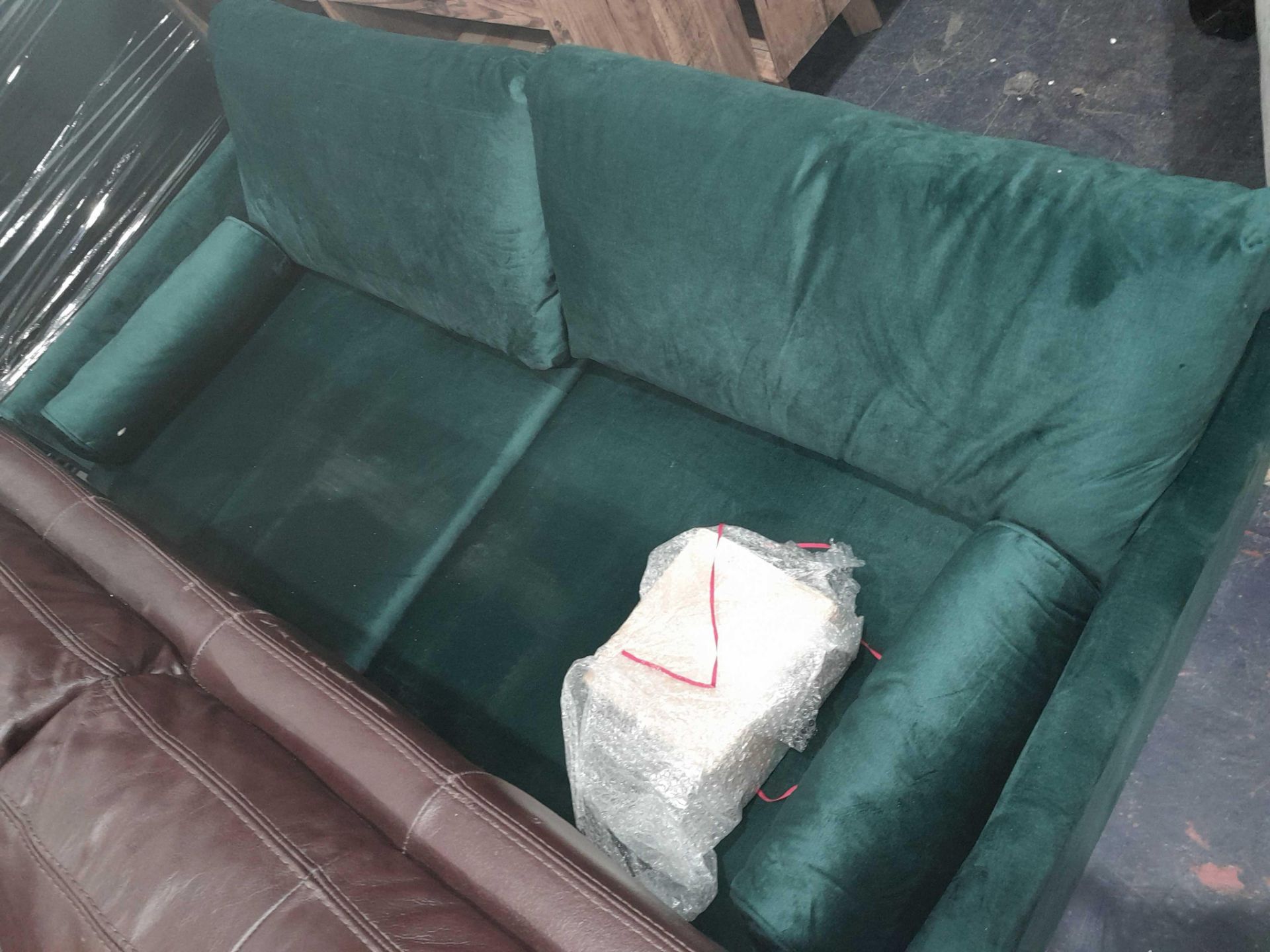 RRP £700 Ex Display Emerald Green 2 Seater Sofa - Image 2 of 2