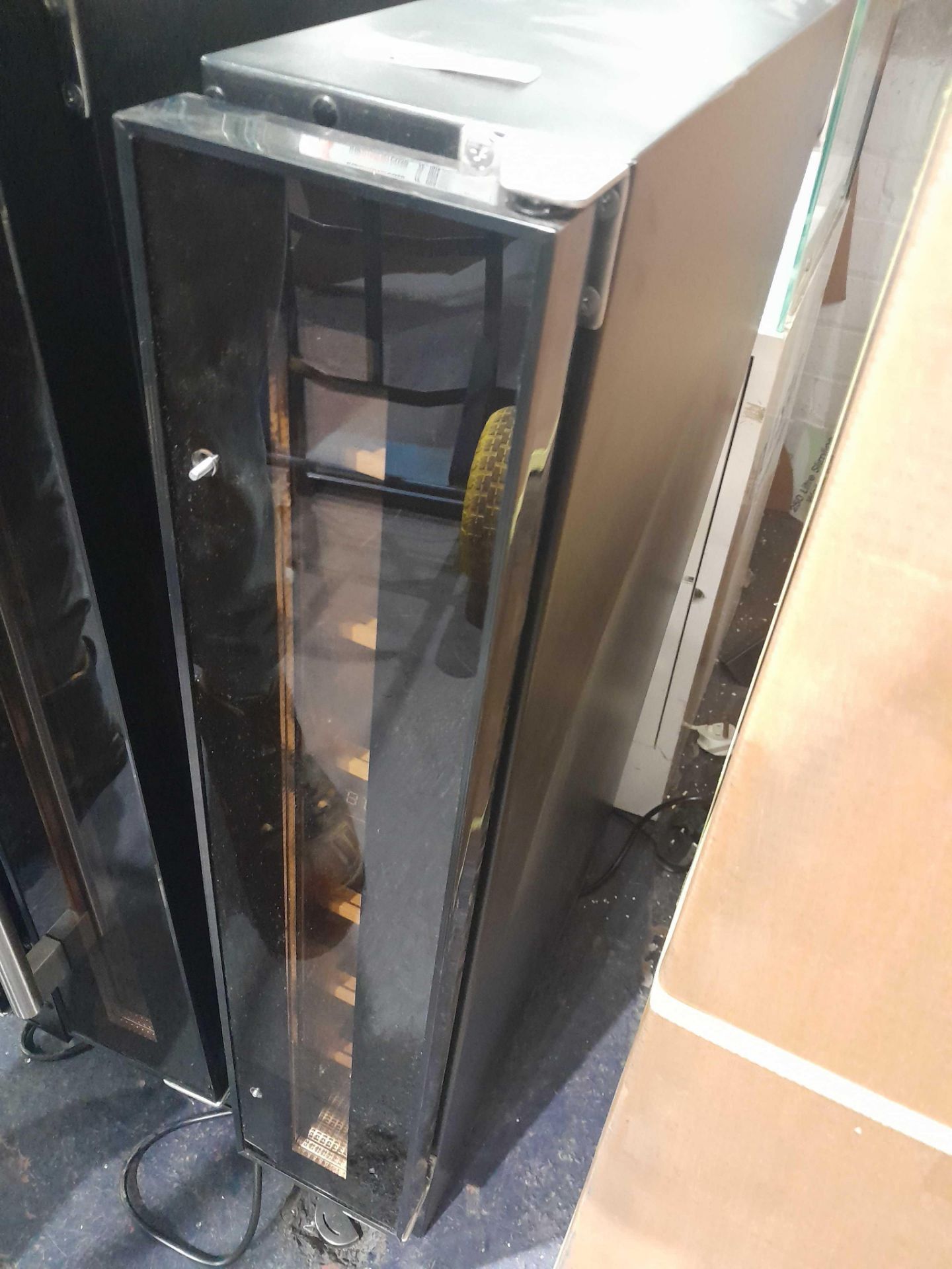 RRP £330 Viceroy Wrwc15Bked Wine Cooler, Black/Stainless Steel(Cr2) - Image 2 of 2