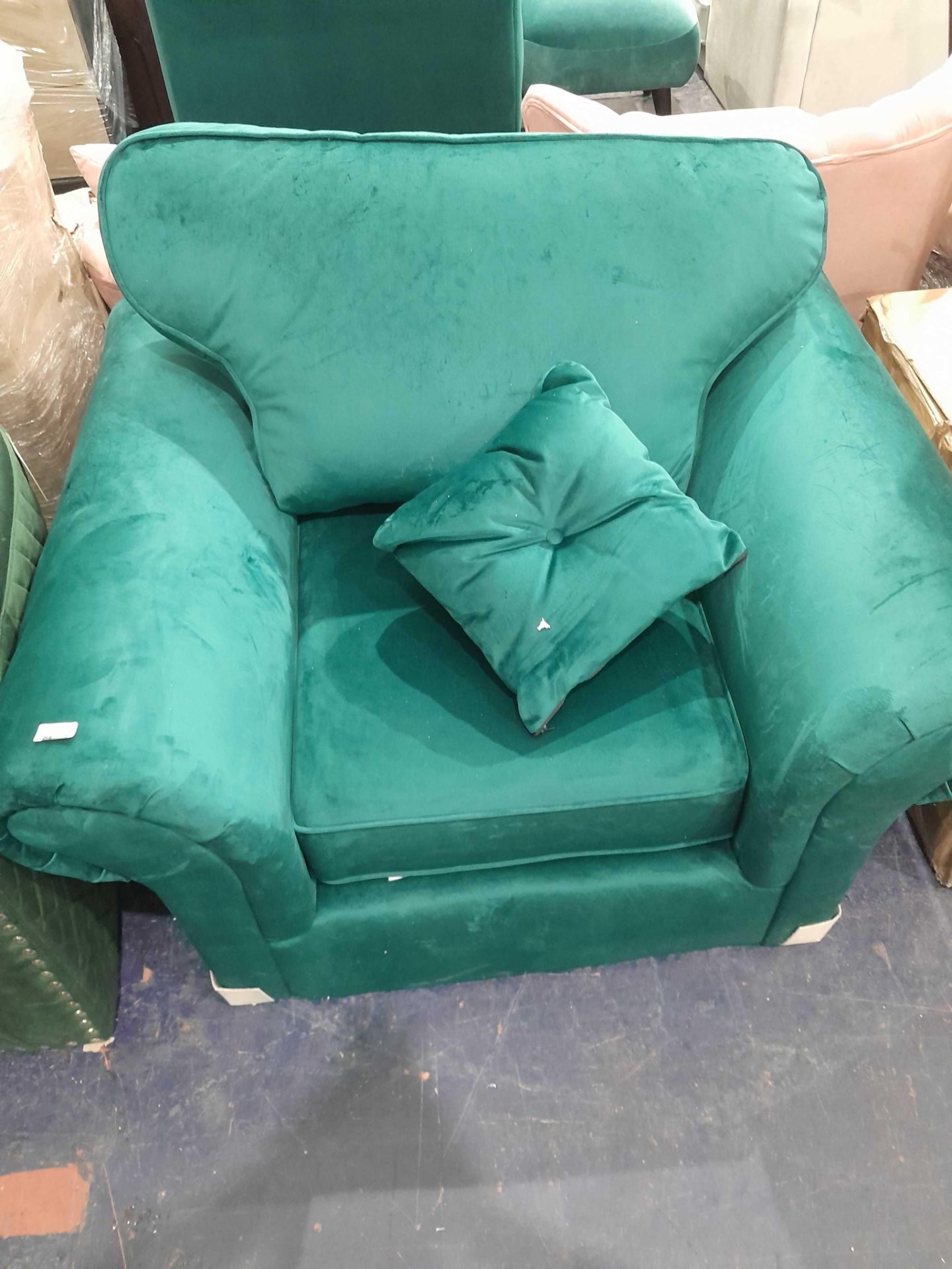 RRP £400 Green Velvet Armchair (Cr2) - Image 2 of 2