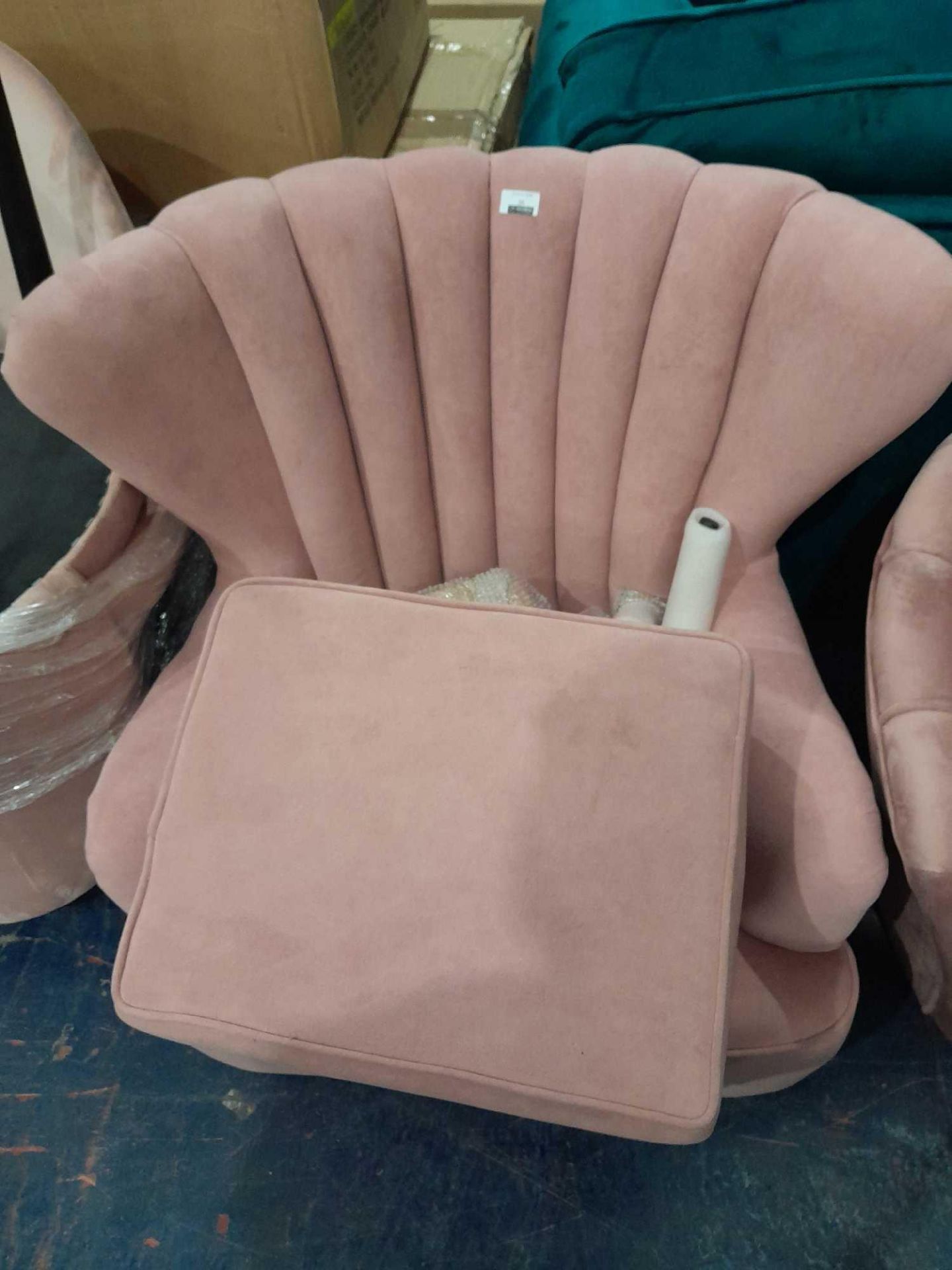 RRP £250 Pink Velvet Shell Chair With Footstool(Cr2) - Image 2 of 3