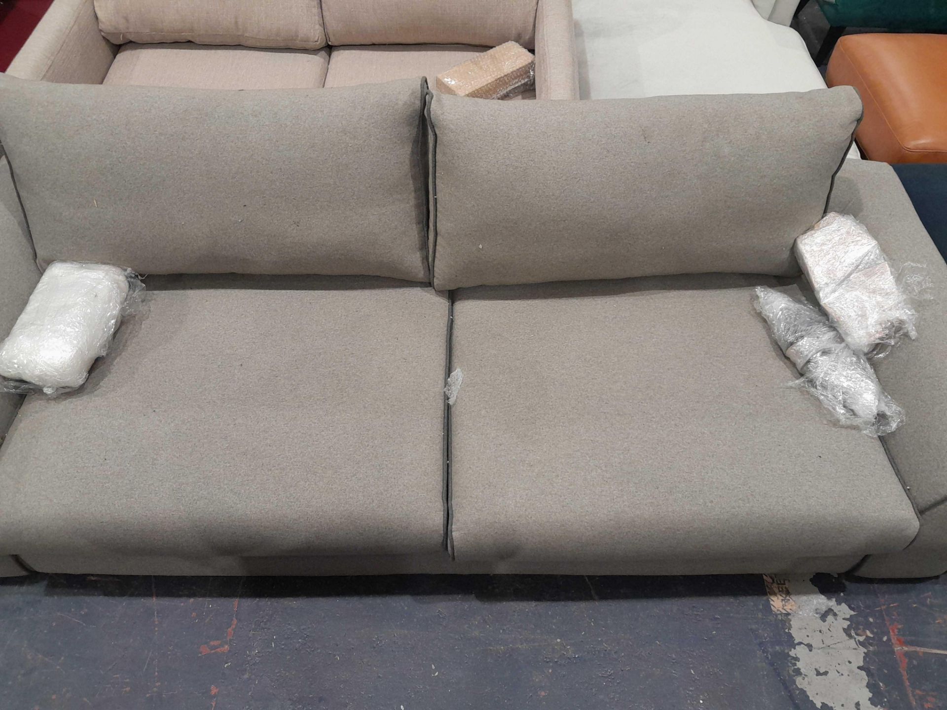 RRP £450 Ex Display 3 Seater Fabric Sofa - Image 2 of 2