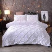 RRP £200 Unboxed X4 Items Including Pleated Edge Double Duvet Cover(Cr2)