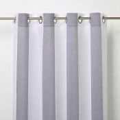 RRP £180 X2 Unboxed Items Including One Pair Of Eyelet Curtains(Cr1)